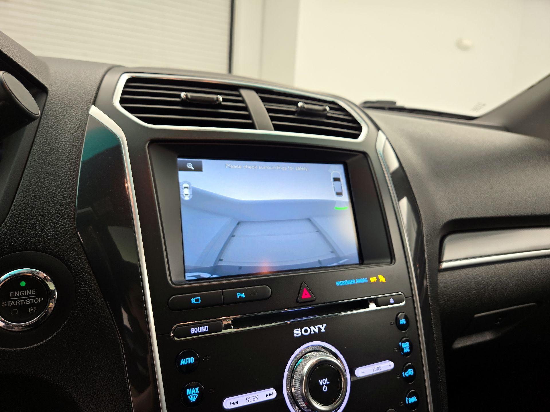 Thumbnail: 2016 Ford Explorer - 15