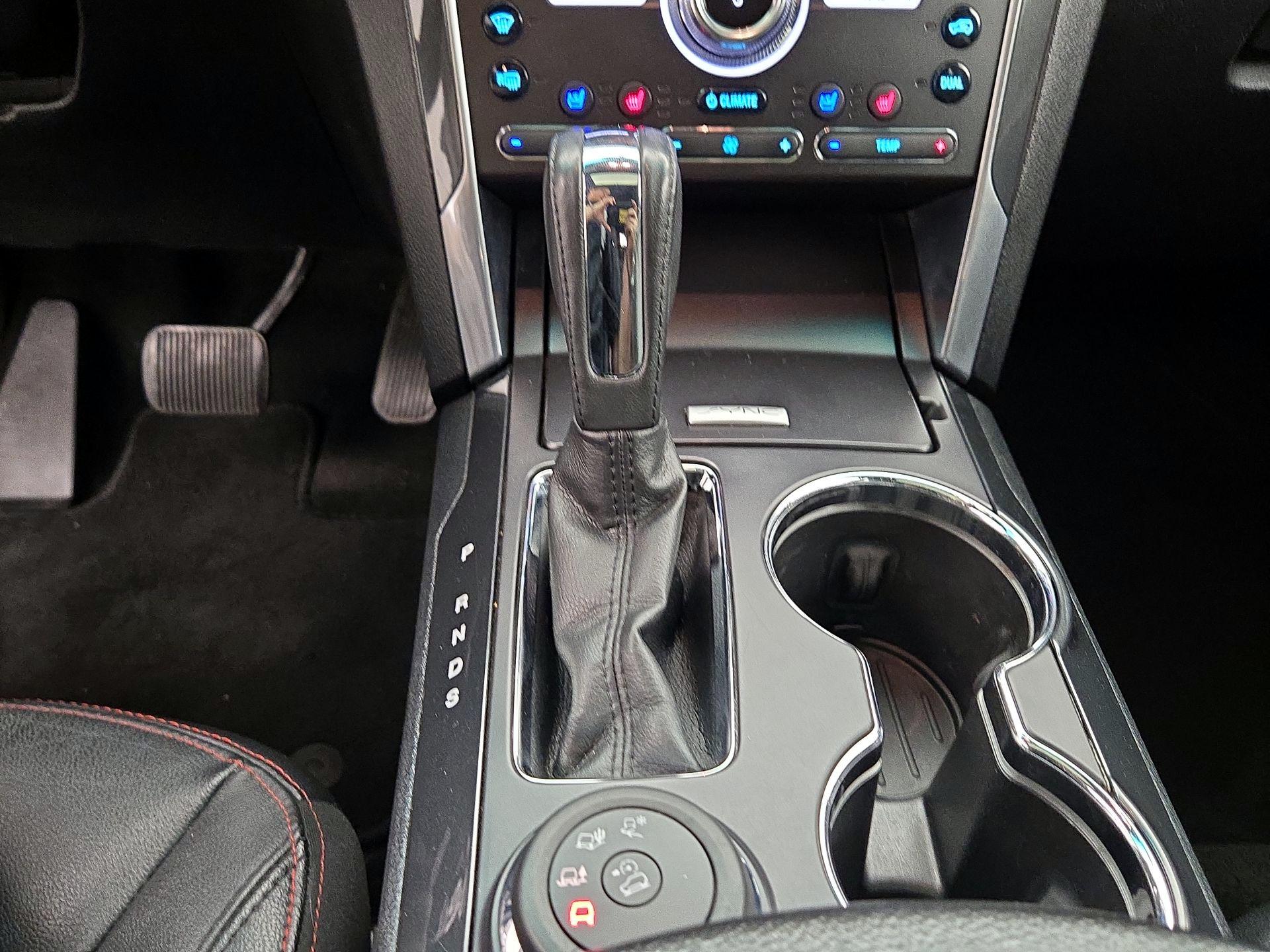 Thumbnail: 2016 Ford Explorer - 18