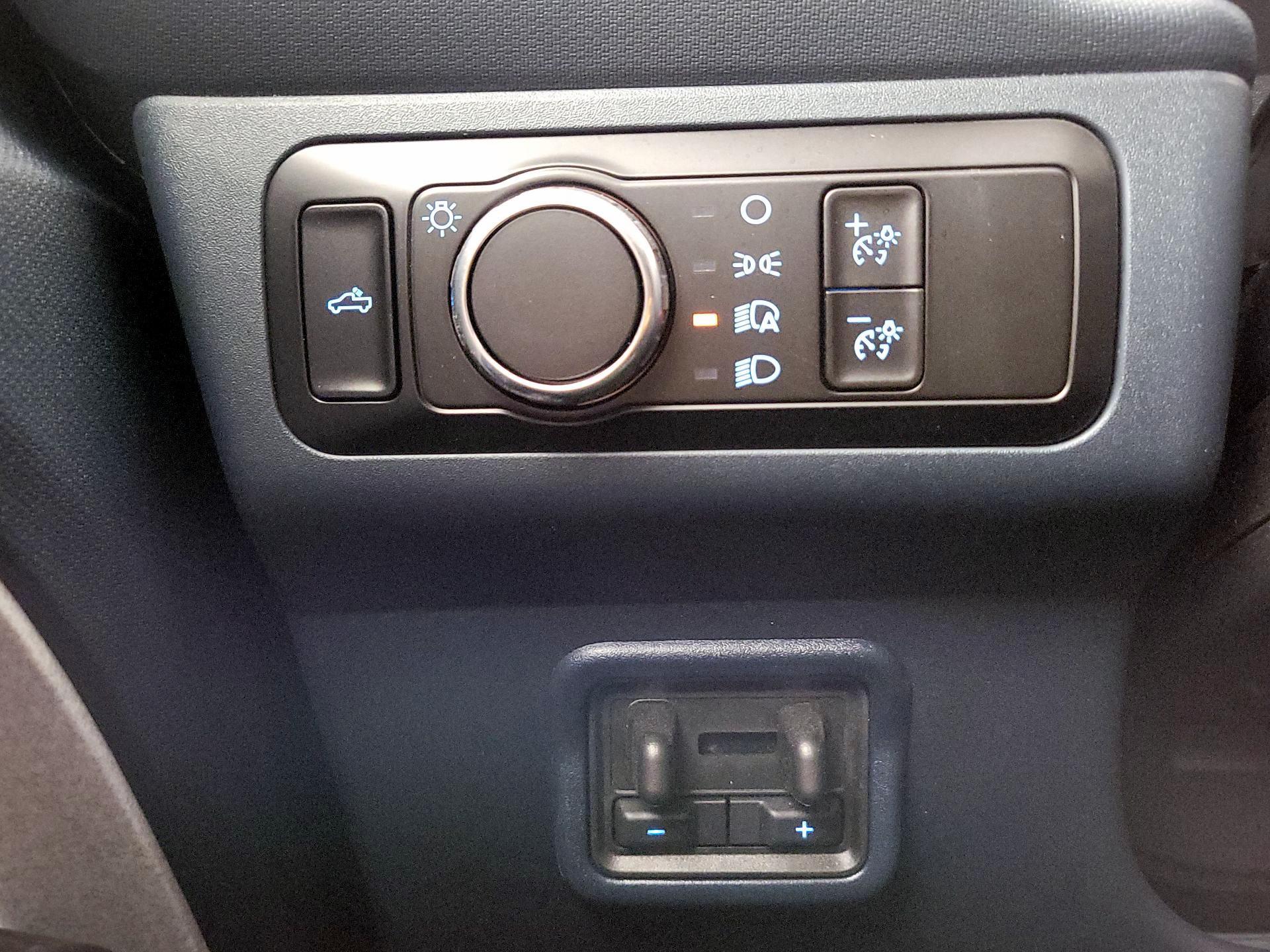 Thumbnail: 2025 Ford Maverick - 13