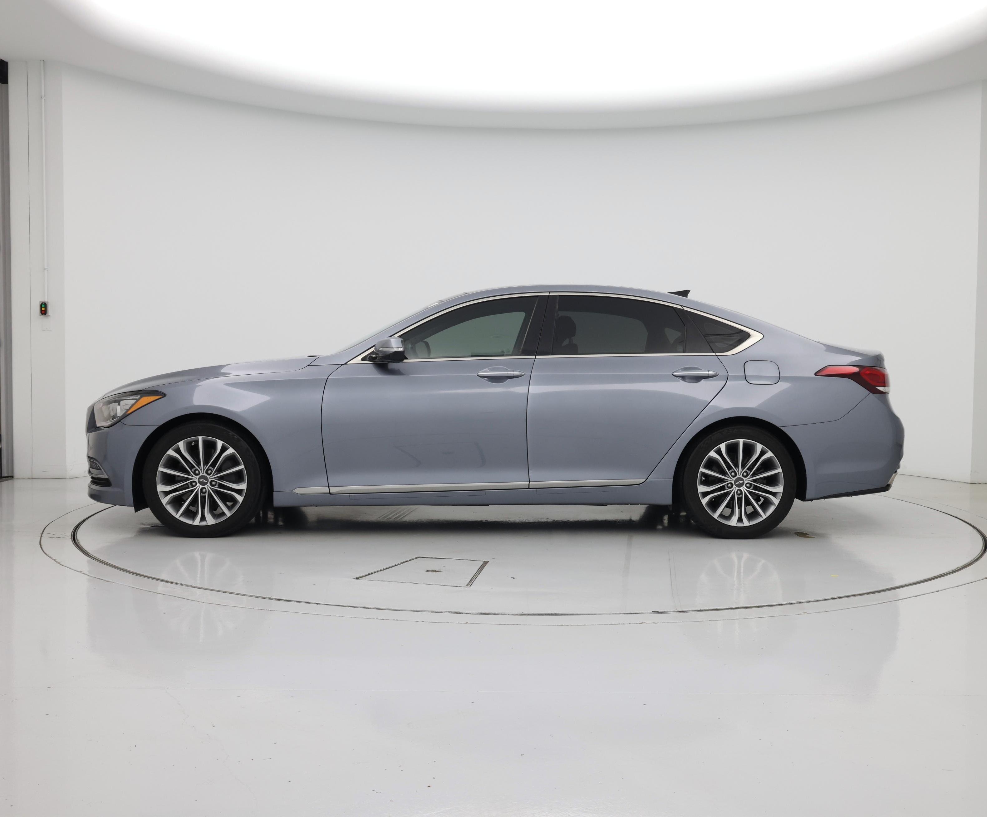 Thumbnail: 2017 Genesis G80 - 3