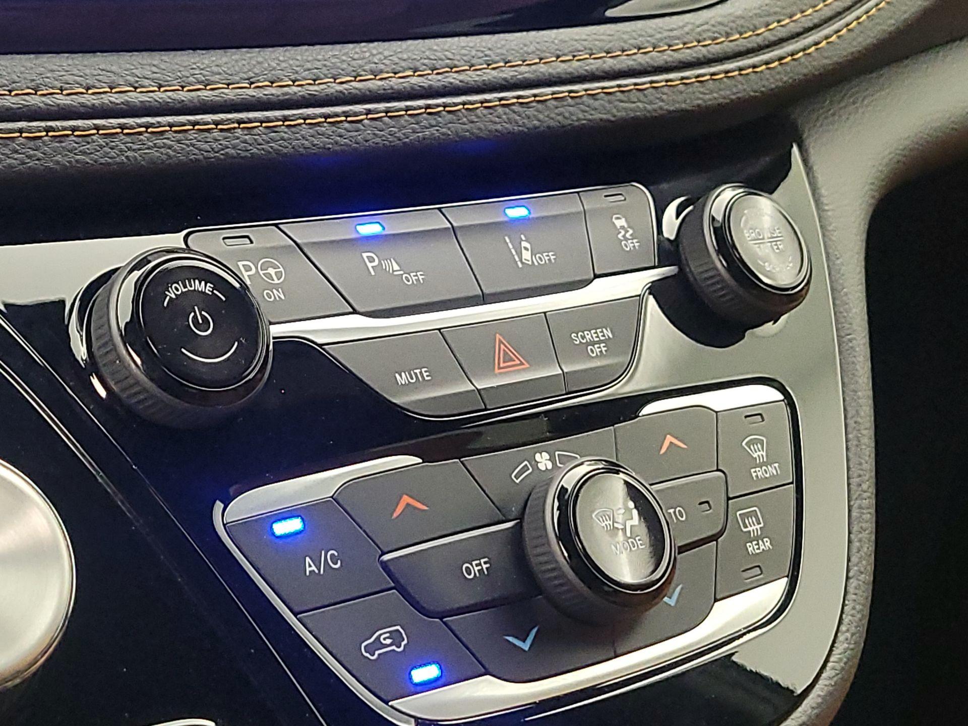 Thumbnail: 2022 Chrysler Pacifica - 17