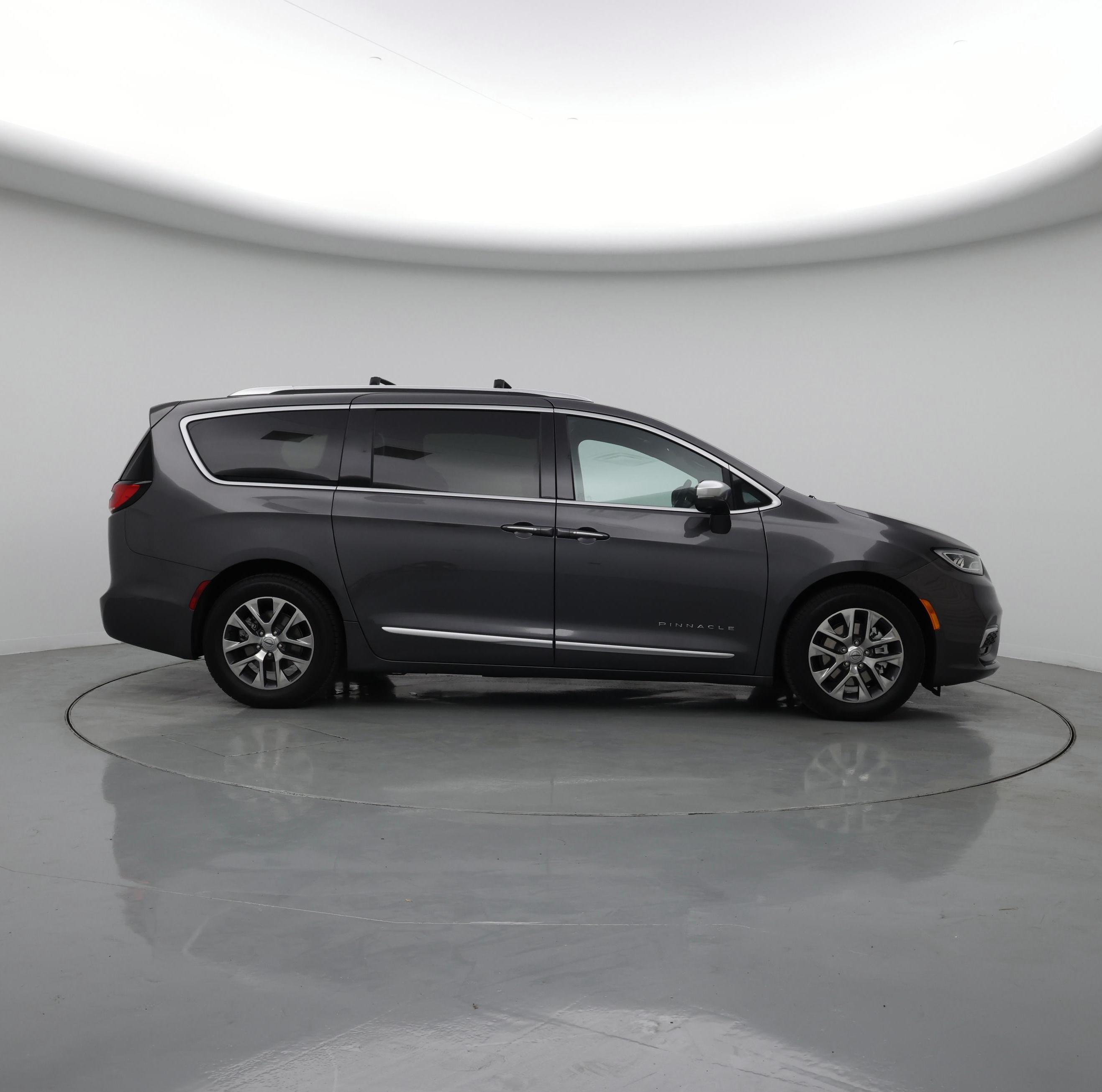 Thumbnail: 2022 Chrysler Pacifica - 7