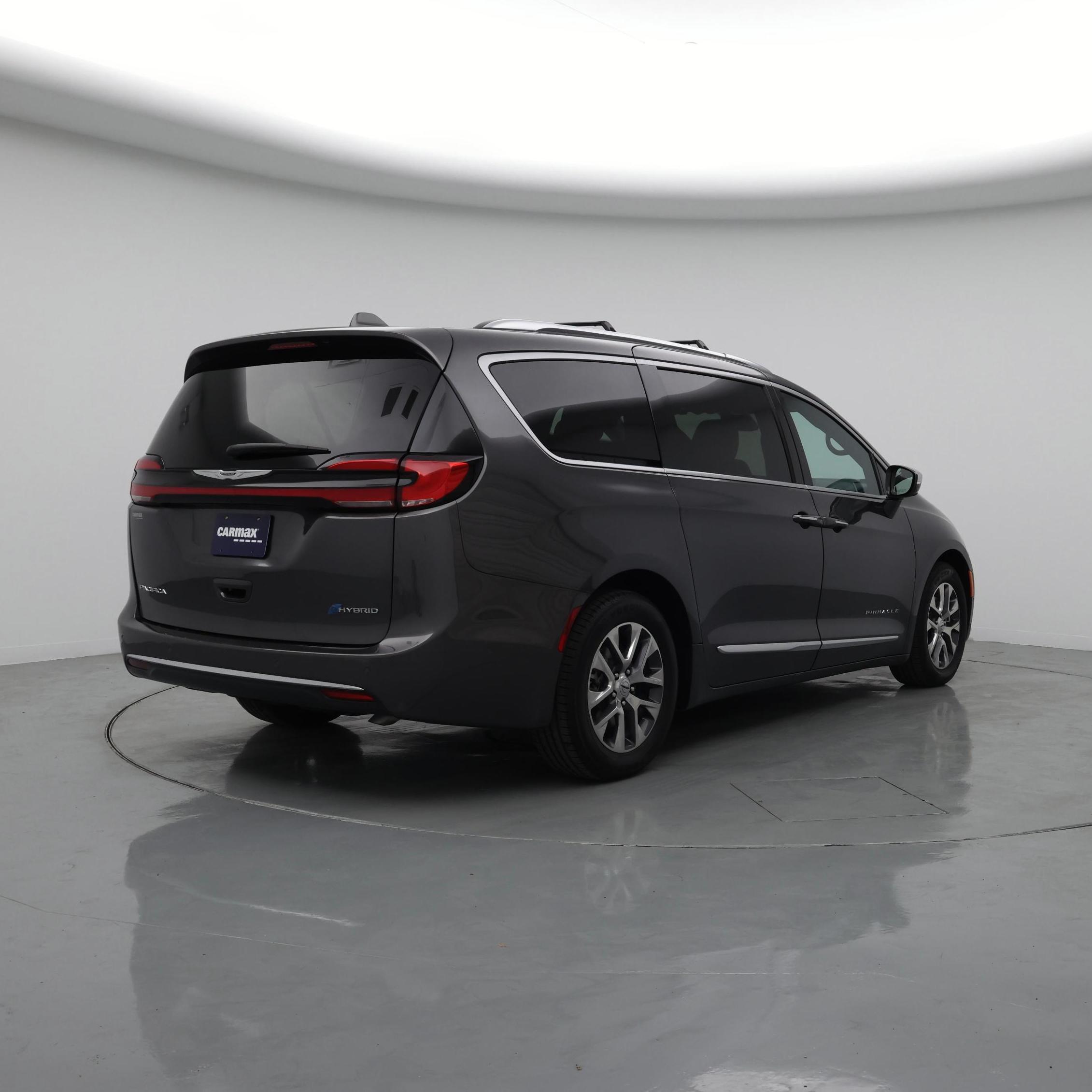 Thumbnail: 2022 Chrysler Pacifica - 8