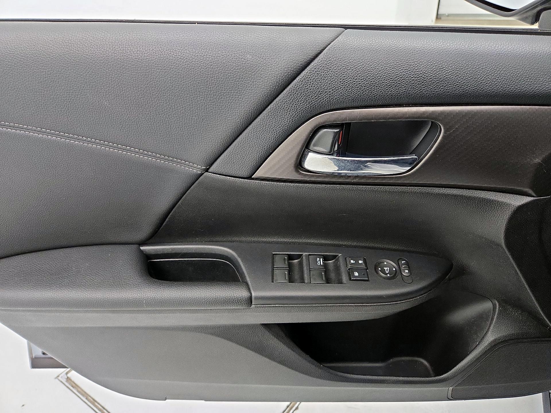 Thumbnail: 2016 Honda Accord - 12