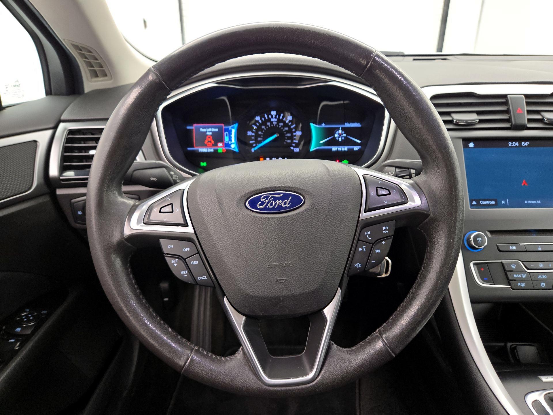 Thumbnail: 2016 Ford Fusion - 10