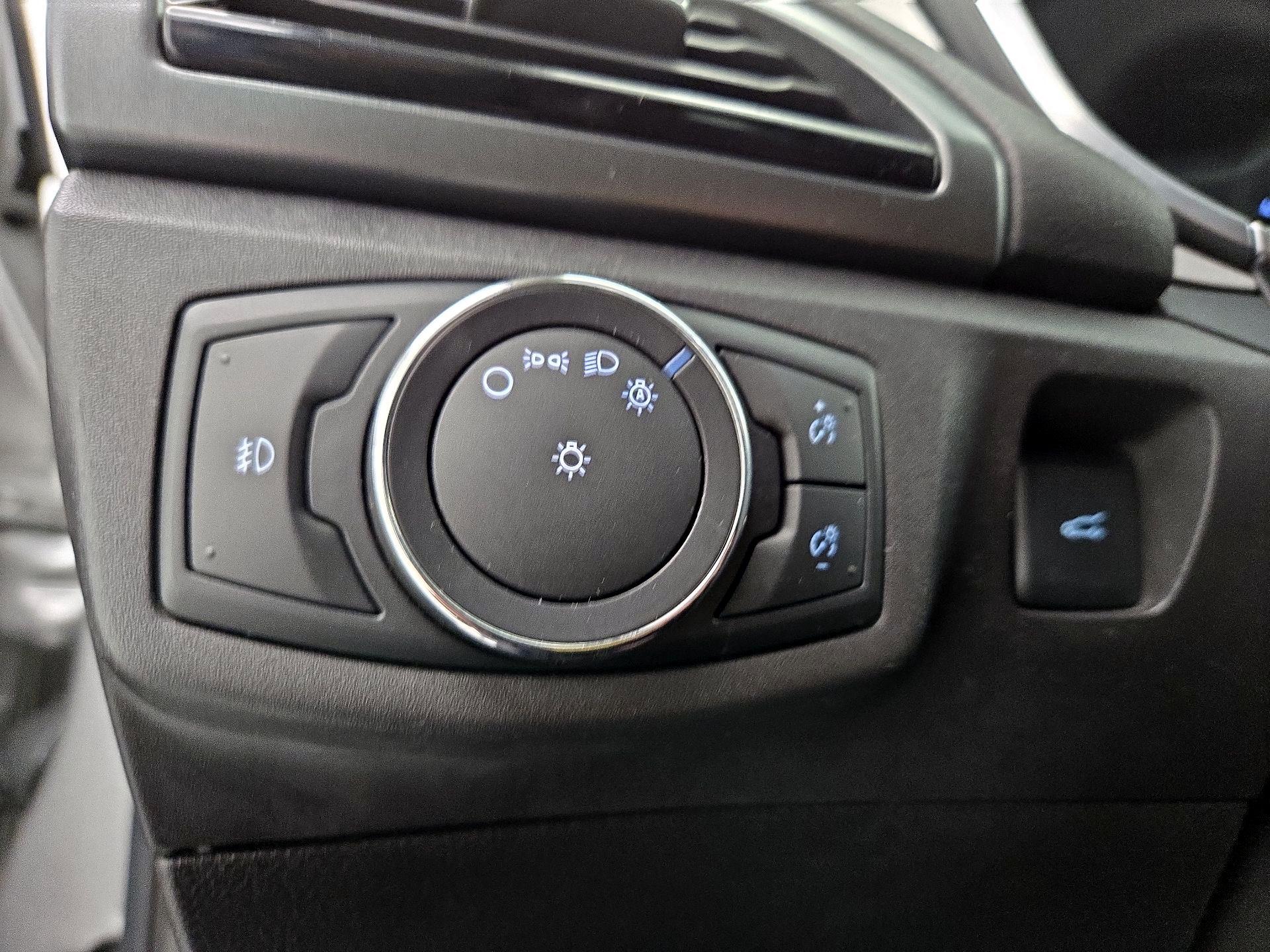 Thumbnail: 2016 Ford Fusion - 13