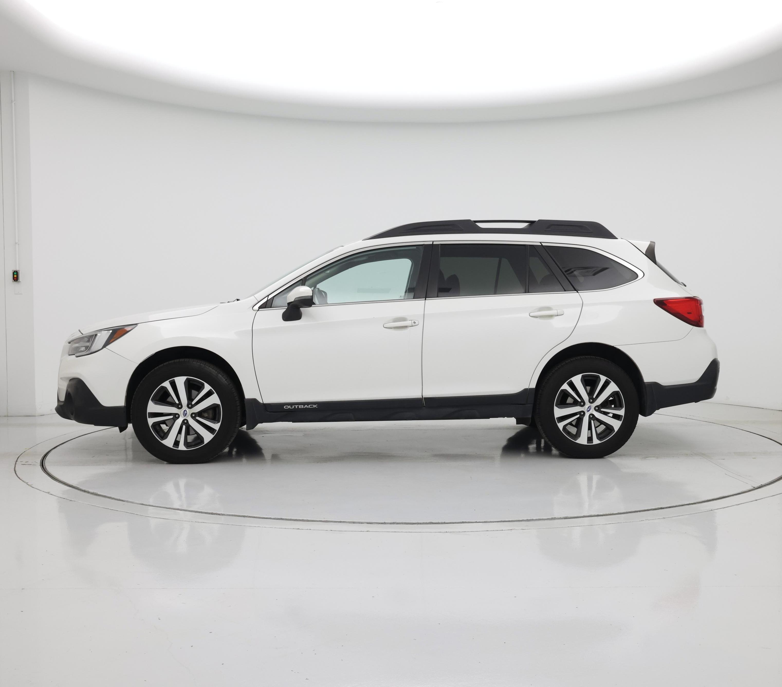 Thumbnail: 2019 Subaru Outback - 3