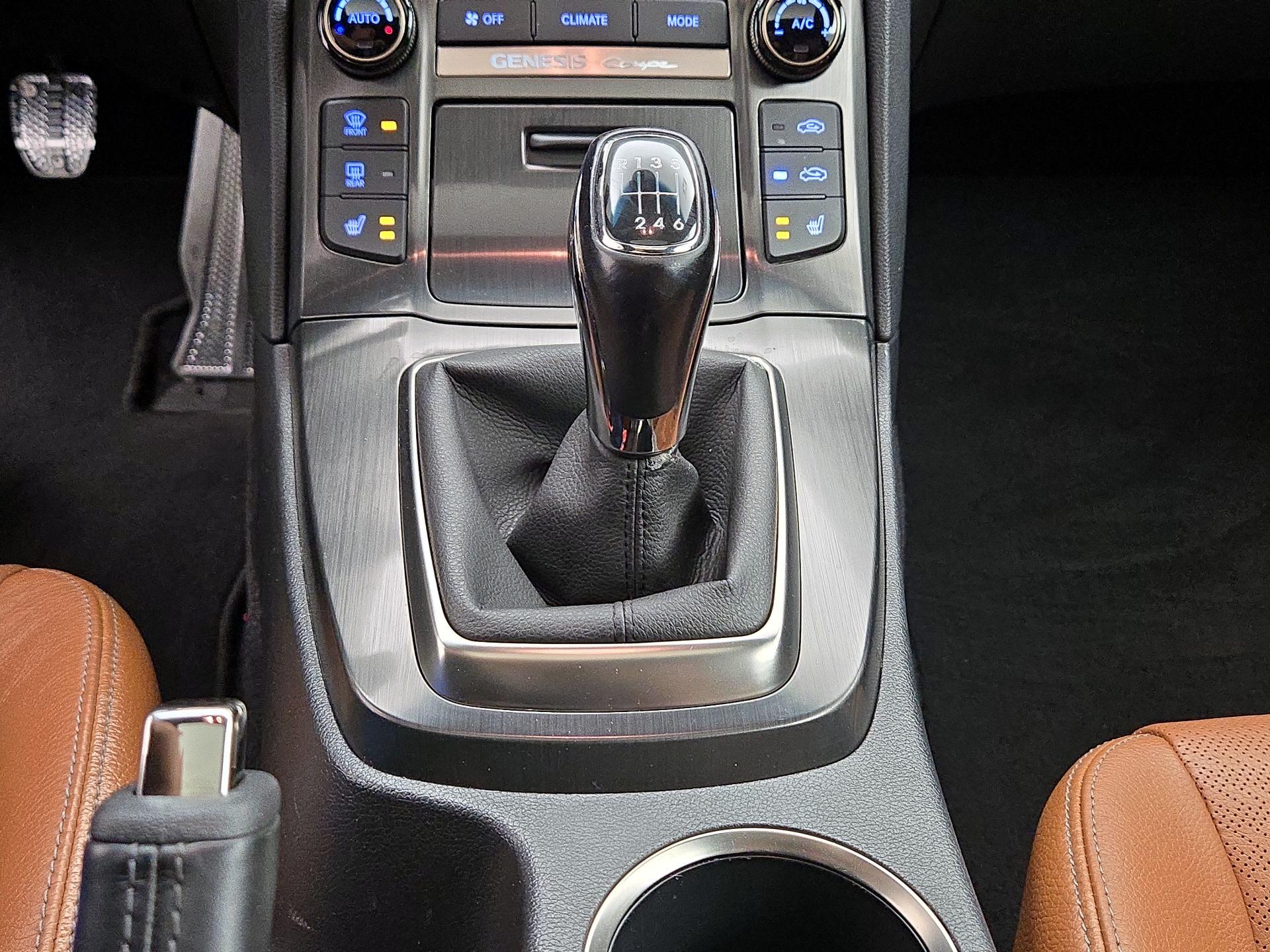 Thumbnail: 2016 Hyundai Genesis - 17