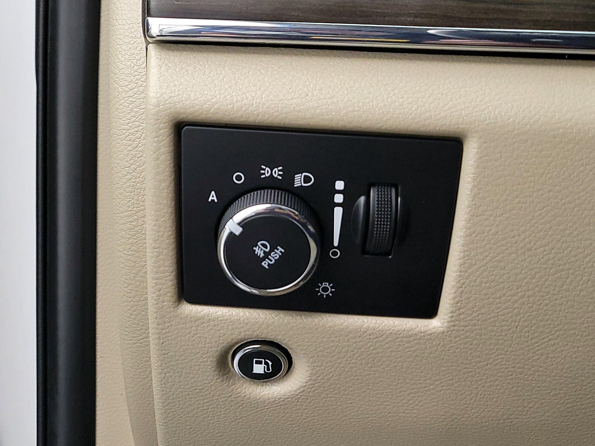 Thumbnail: 2021 Jeep Grand Cherokee - 13