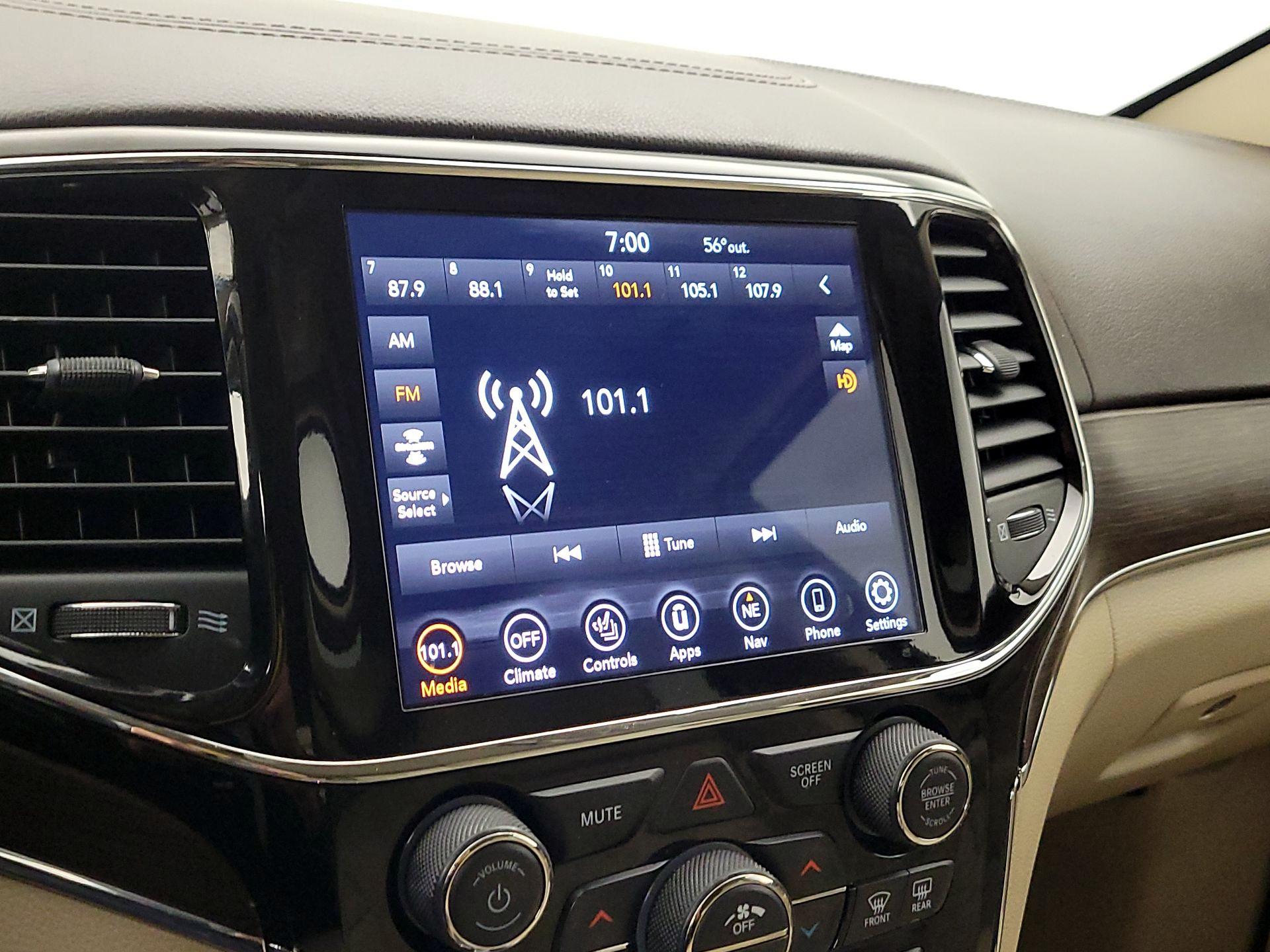 Thumbnail: 2021 Jeep Grand Cherokee - 16