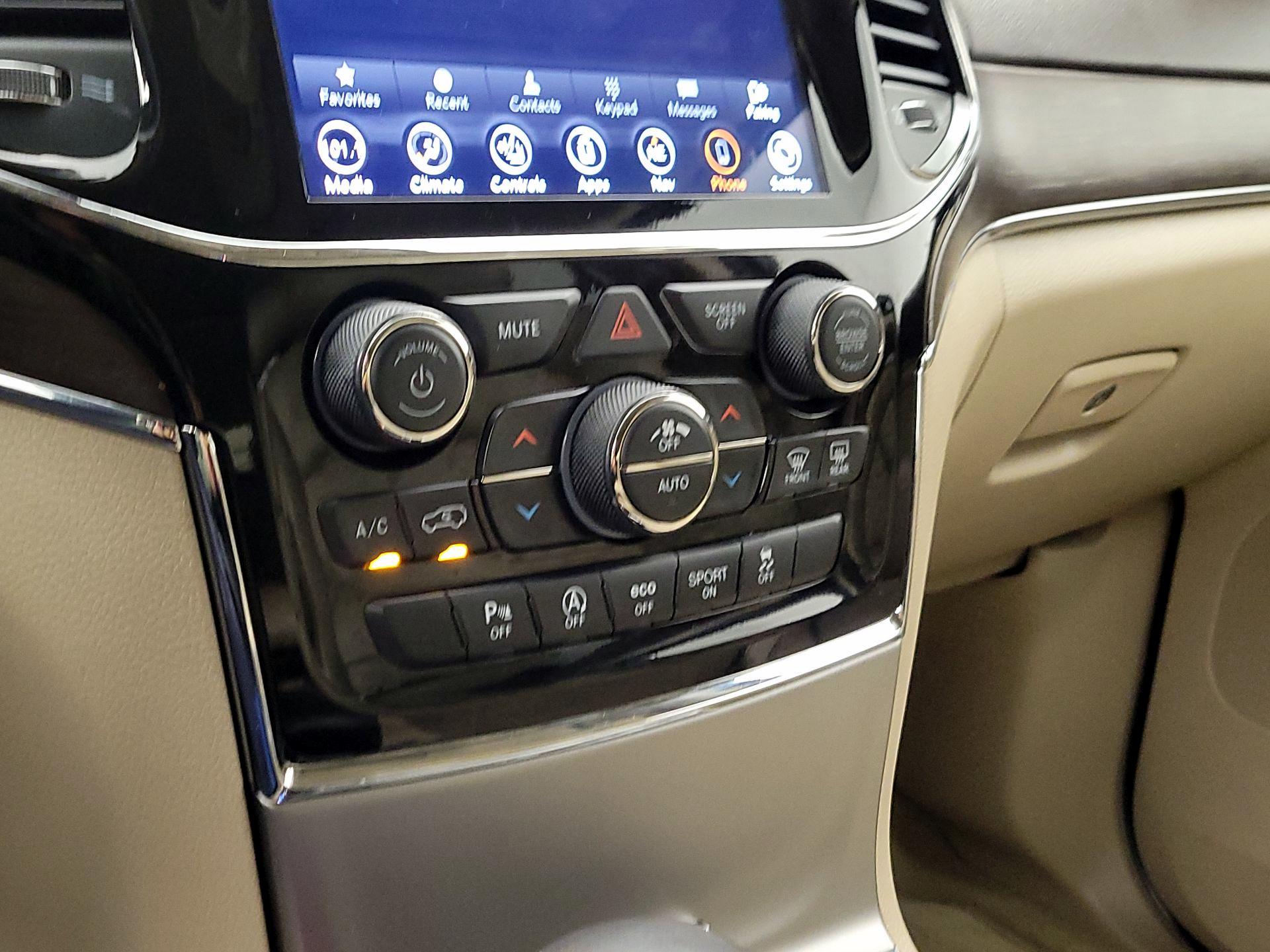 Thumbnail: 2021 Jeep Grand Cherokee - 17