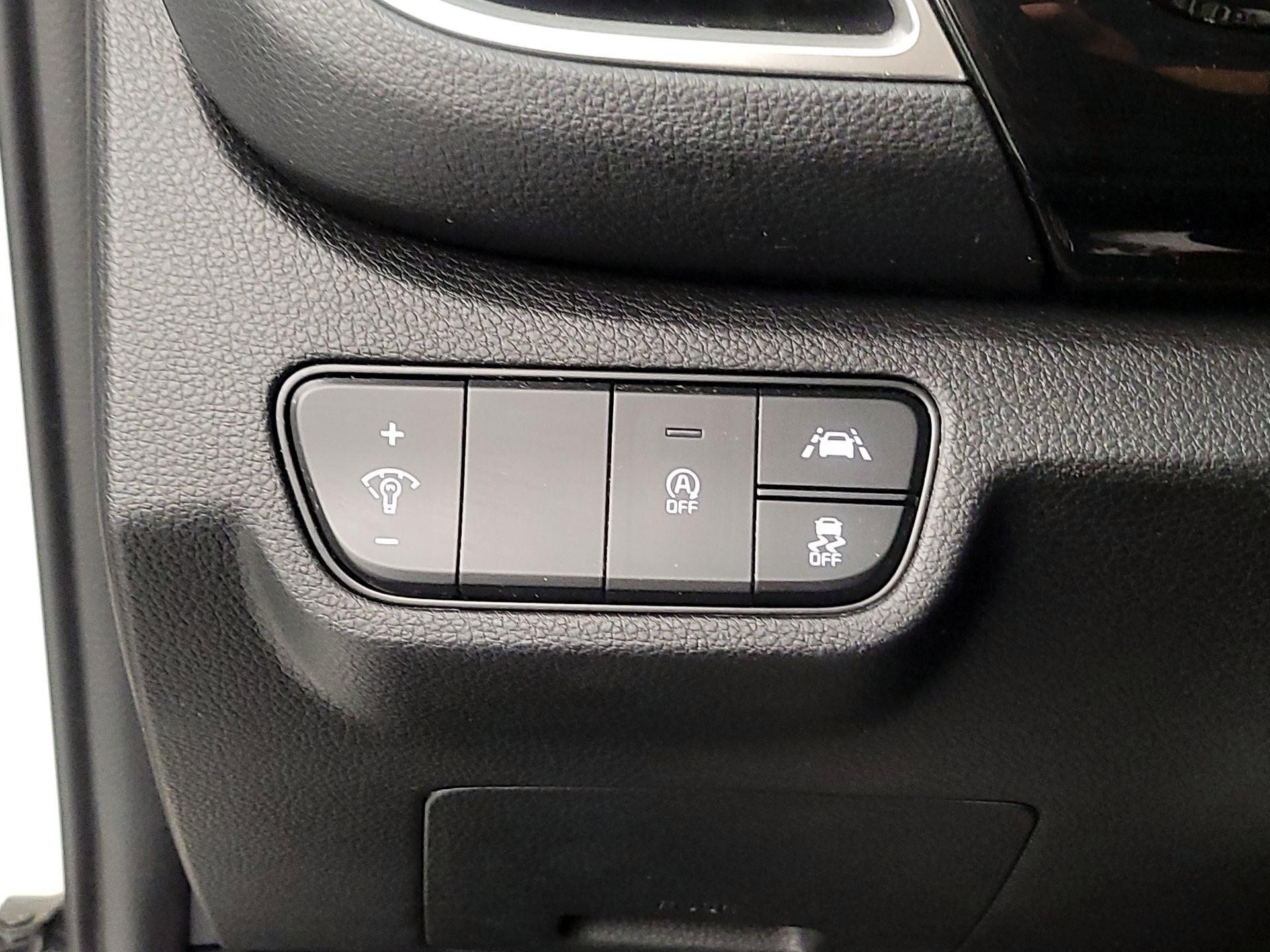 Thumbnail: 2023 Kia Seltos - 13