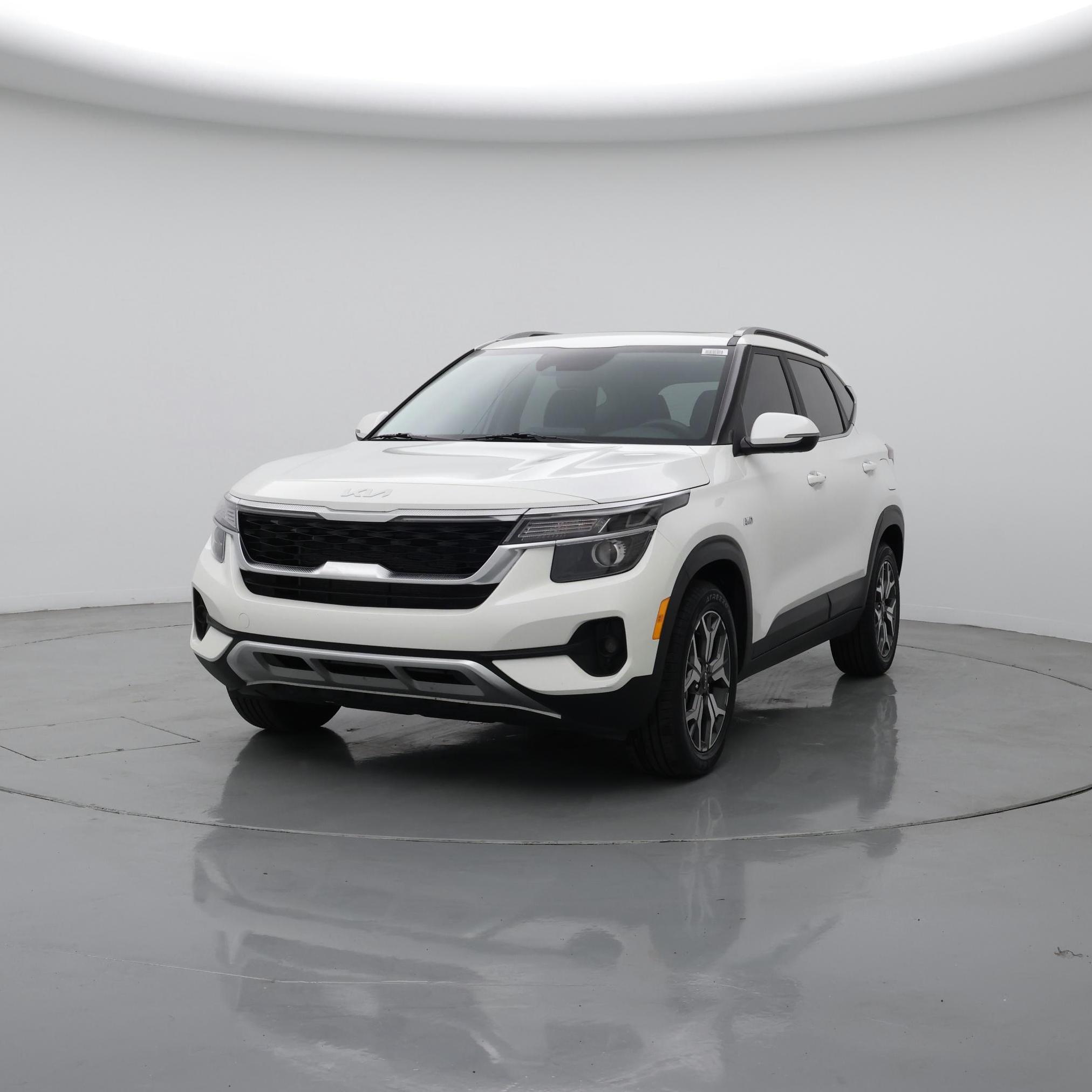 Thumbnail: 2023 Kia Seltos - 4