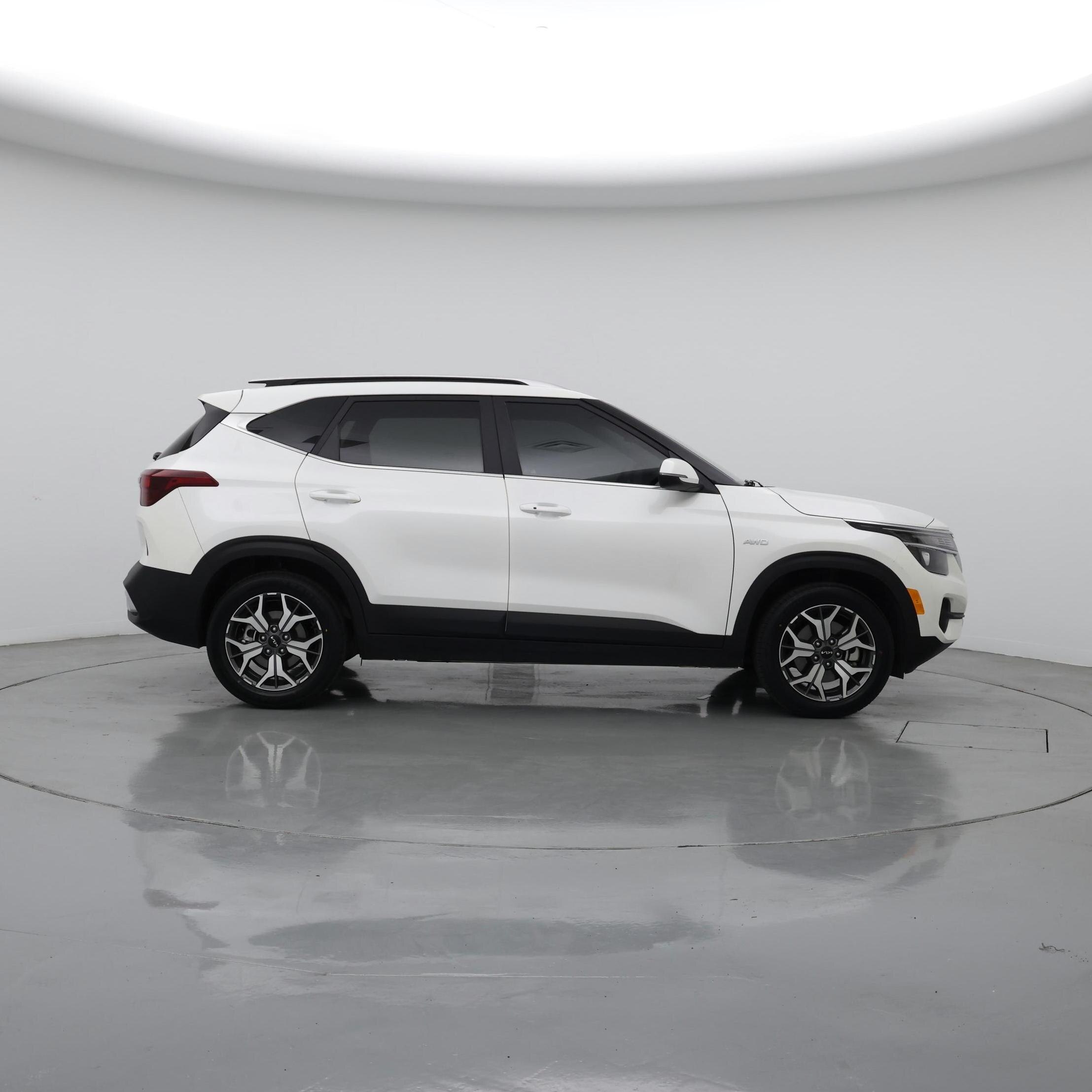 Thumbnail: 2023 Kia Seltos - 7