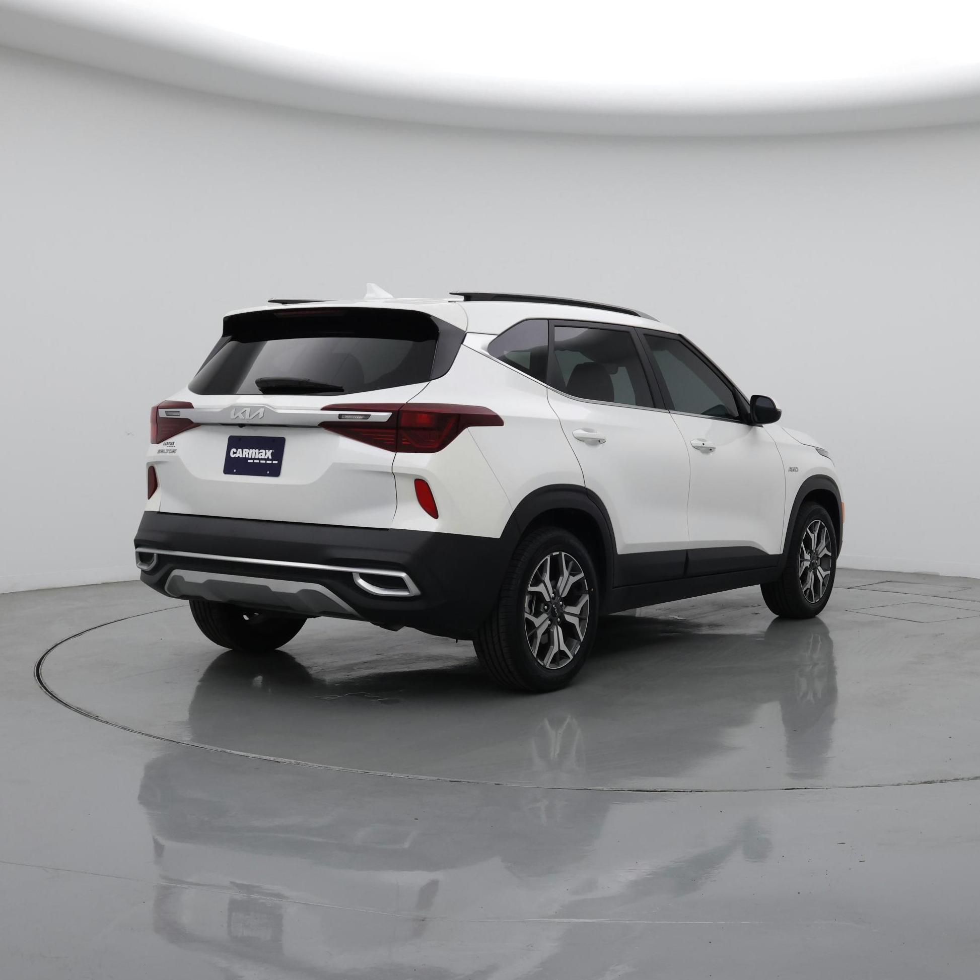 Thumbnail: 2023 Kia Seltos - 8