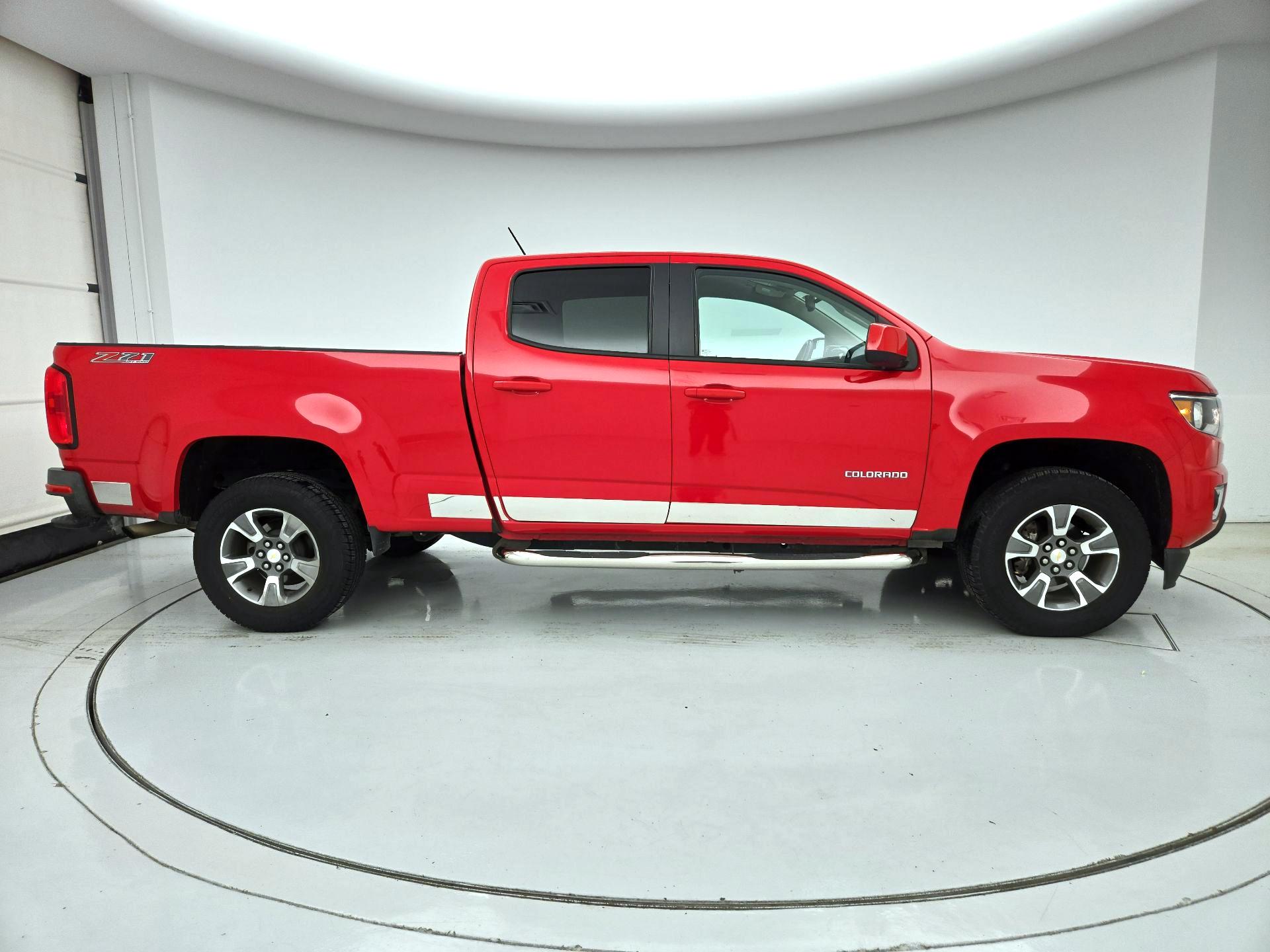 Thumbnail: 2015 Chevrolet Colorado - 4
