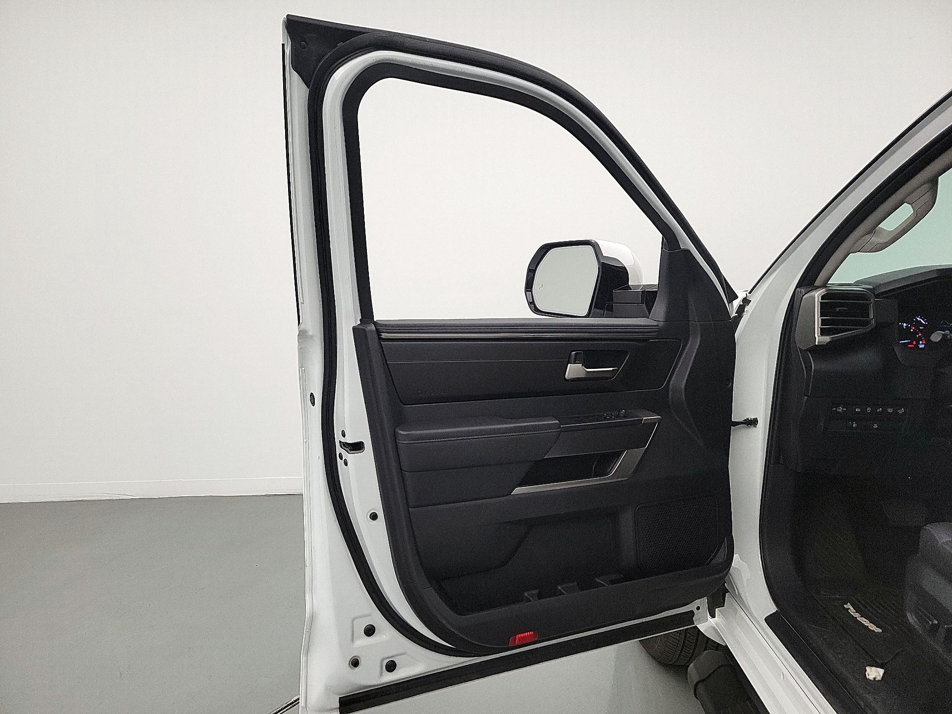 Thumbnail: 2022 Toyota Tundra - 12