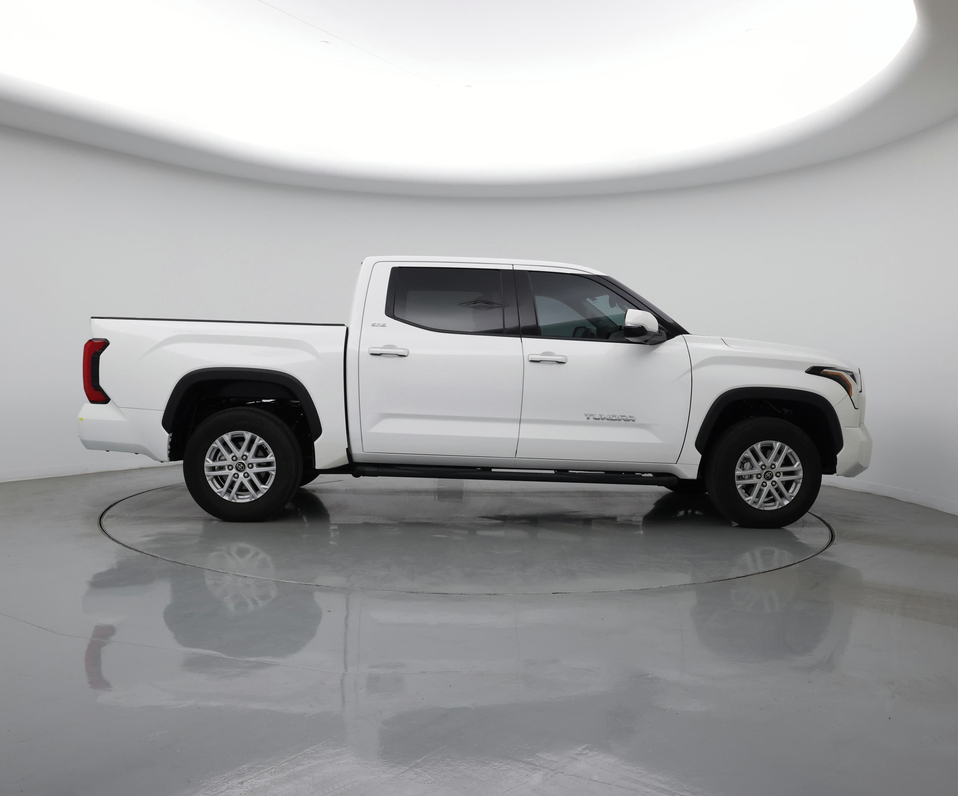 Thumbnail: 2022 Toyota Tundra - 7