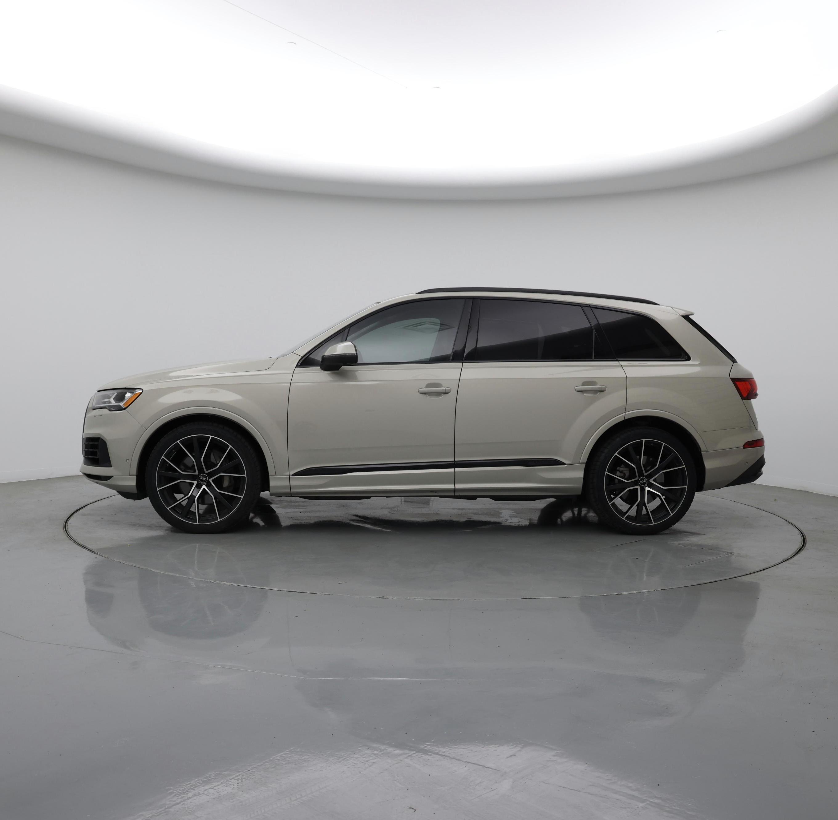 Thumbnail: 2022 Audi Q7 - 3