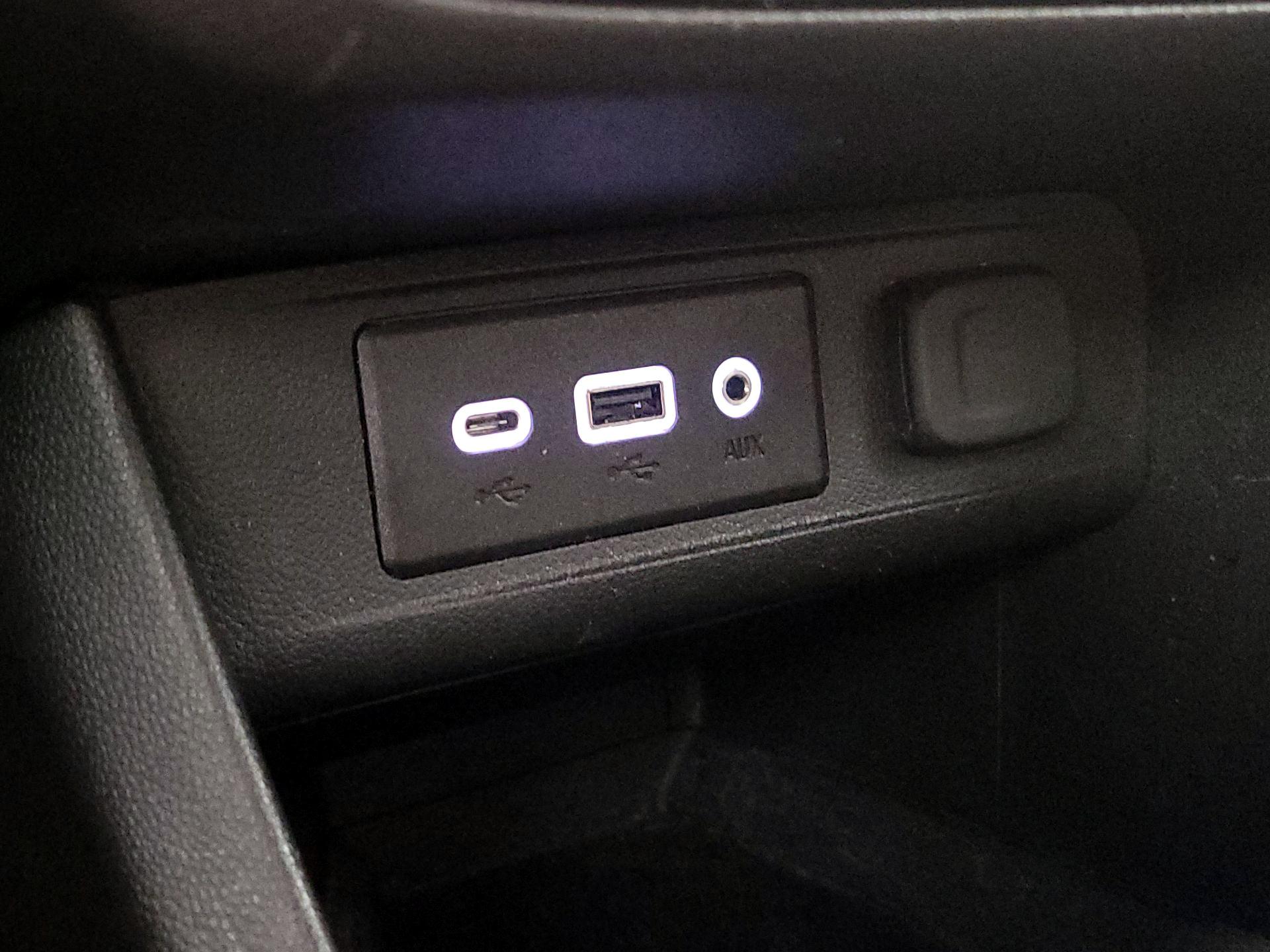 Thumbnail: 2023 Buick Encore GX - 18