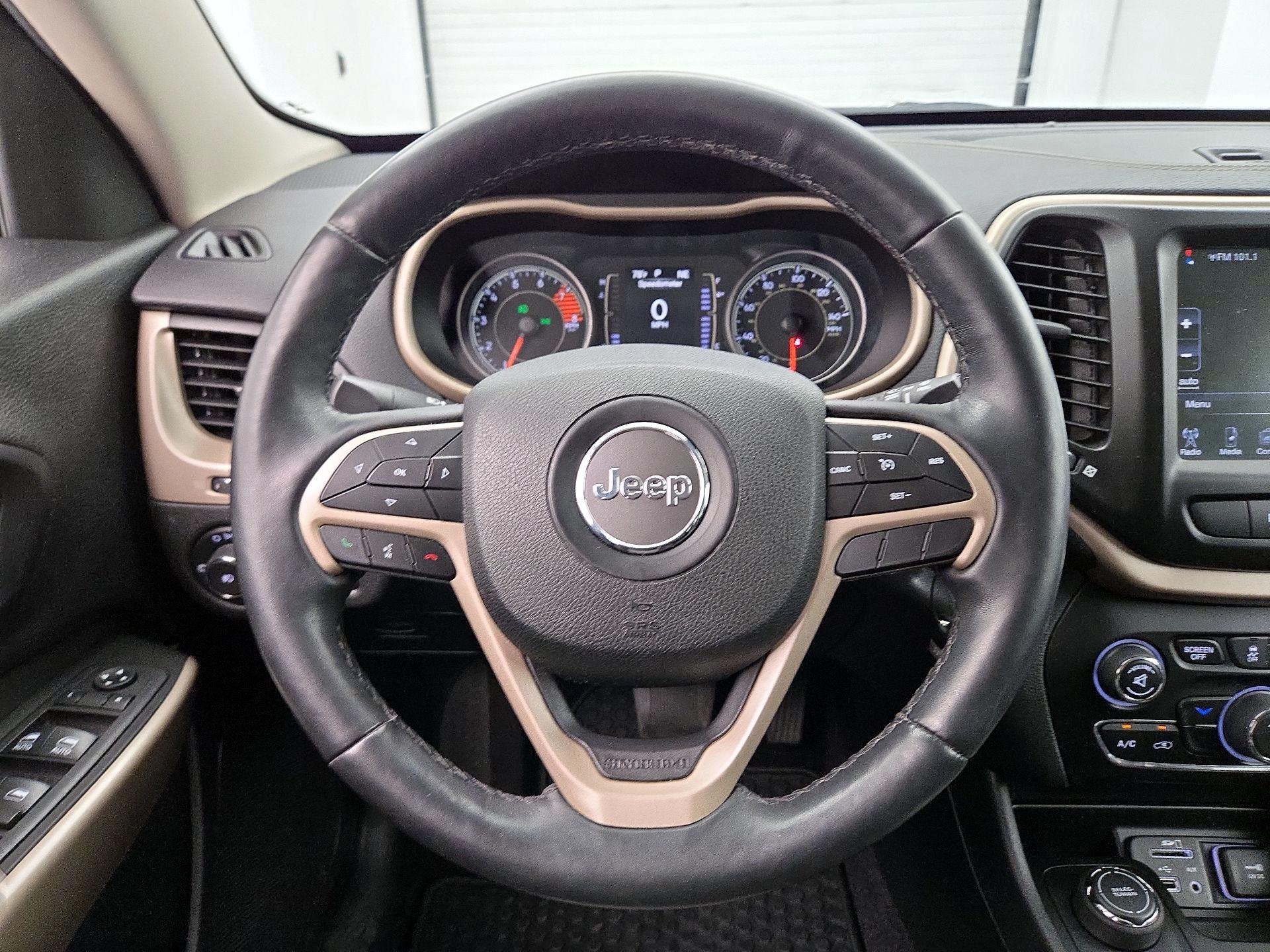 Thumbnail: 2018 Jeep Cherokee - 10