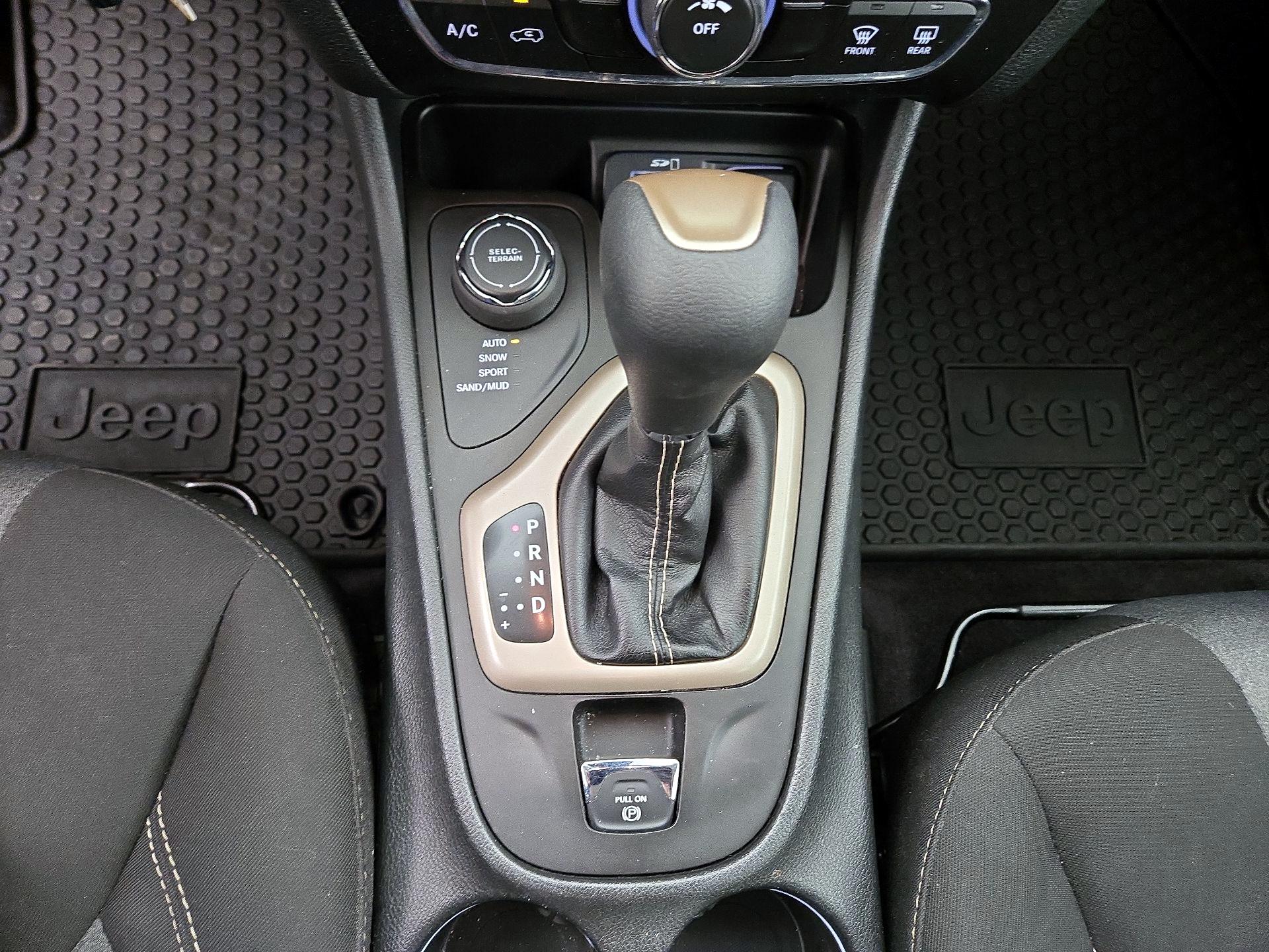 Thumbnail: 2018 Jeep Cherokee - 18