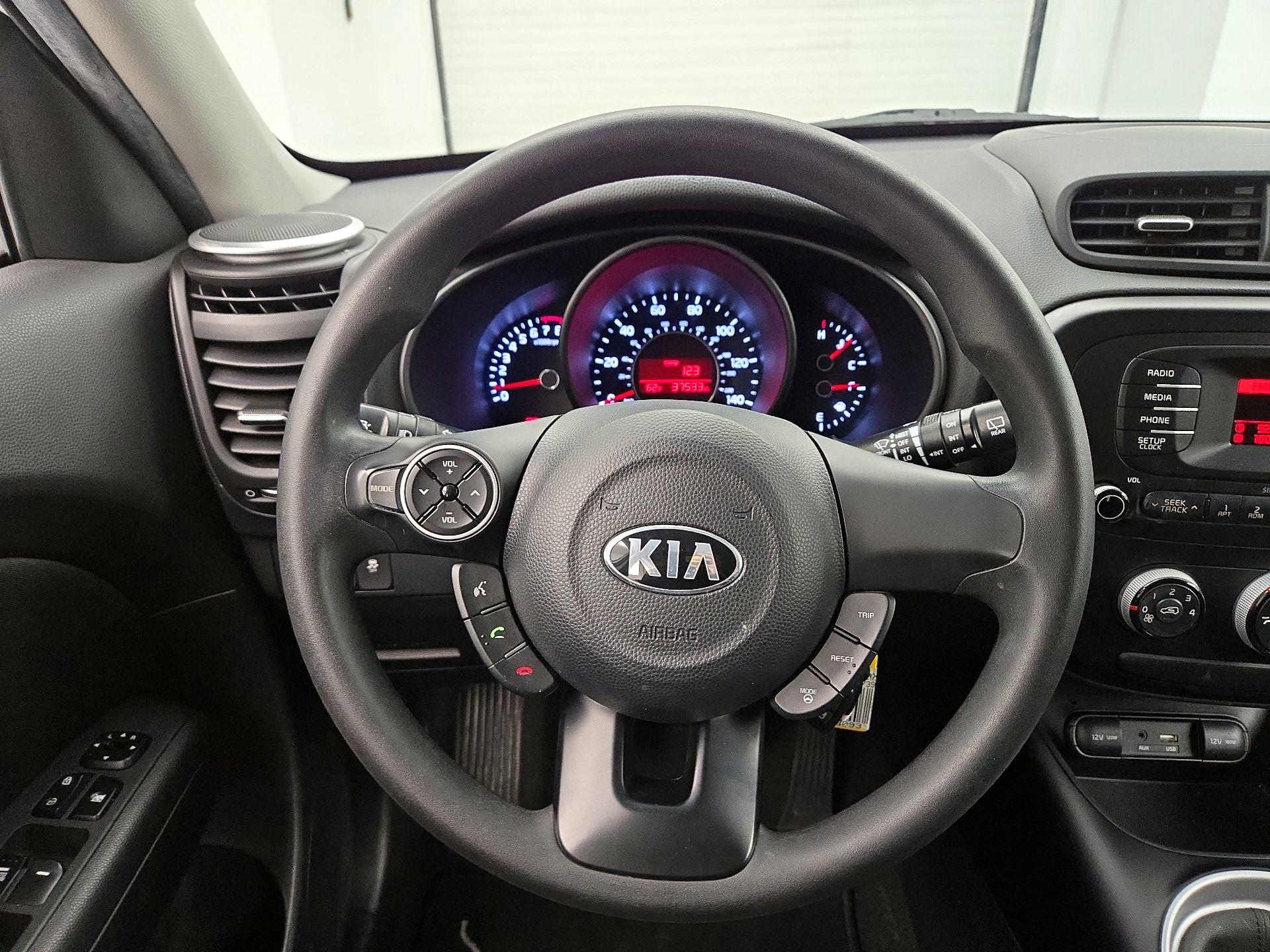Thumbnail: 2016 Kia Soul - 10