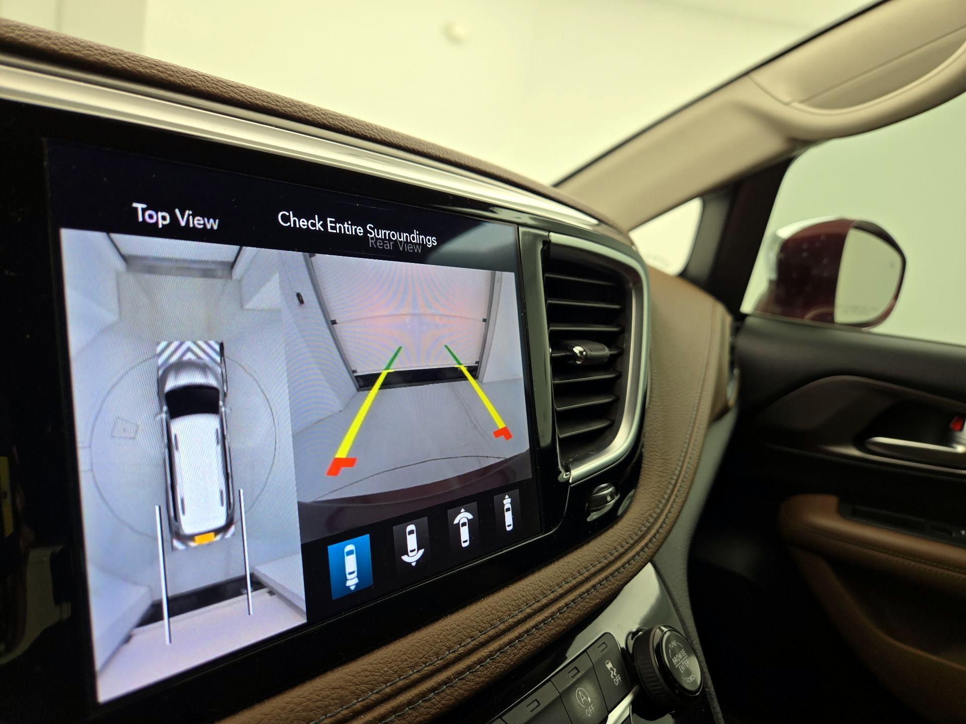 Thumbnail: 2018 Chrysler Pacifica - 15