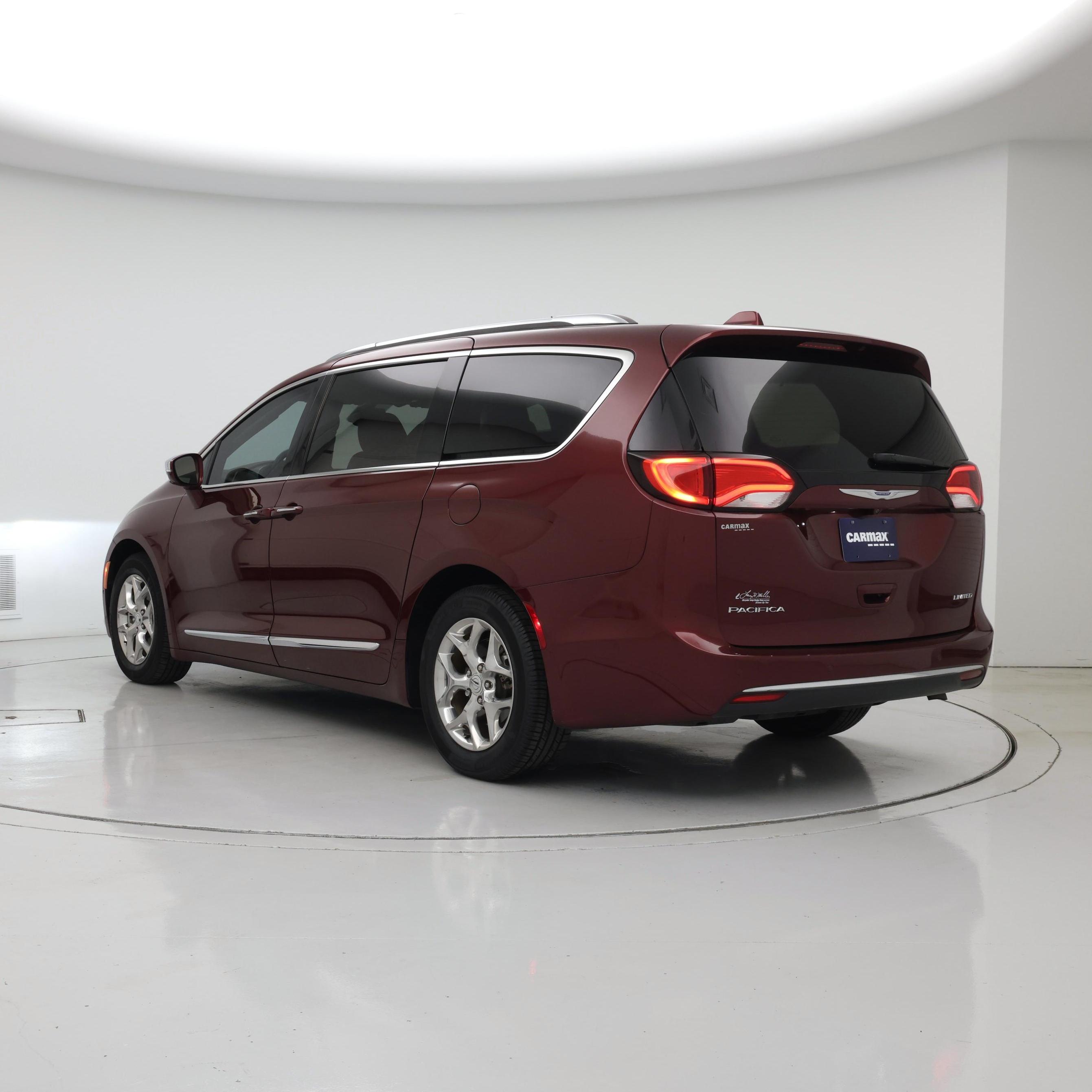 Thumbnail: 2018 Chrysler Pacifica - 2