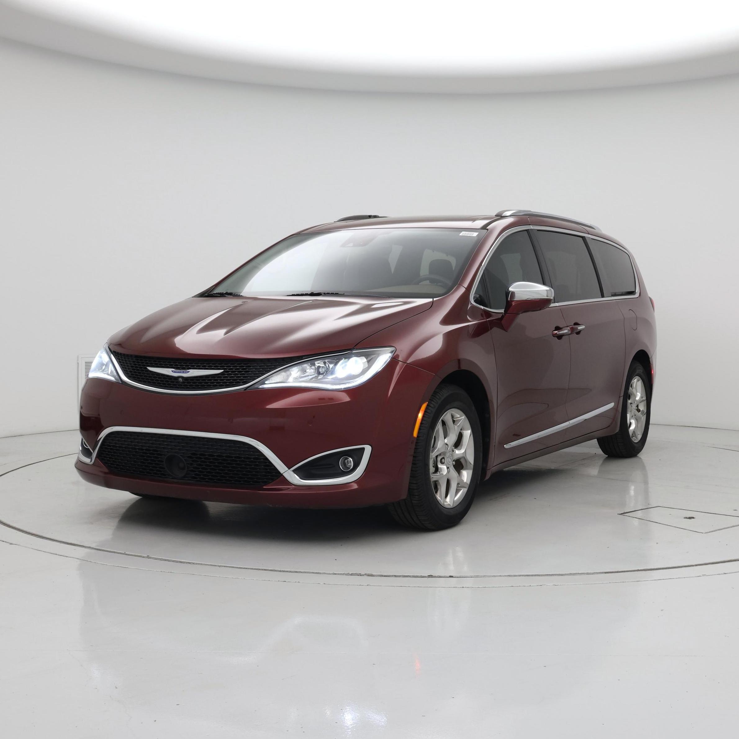 Thumbnail: 2018 Chrysler Pacifica - 4