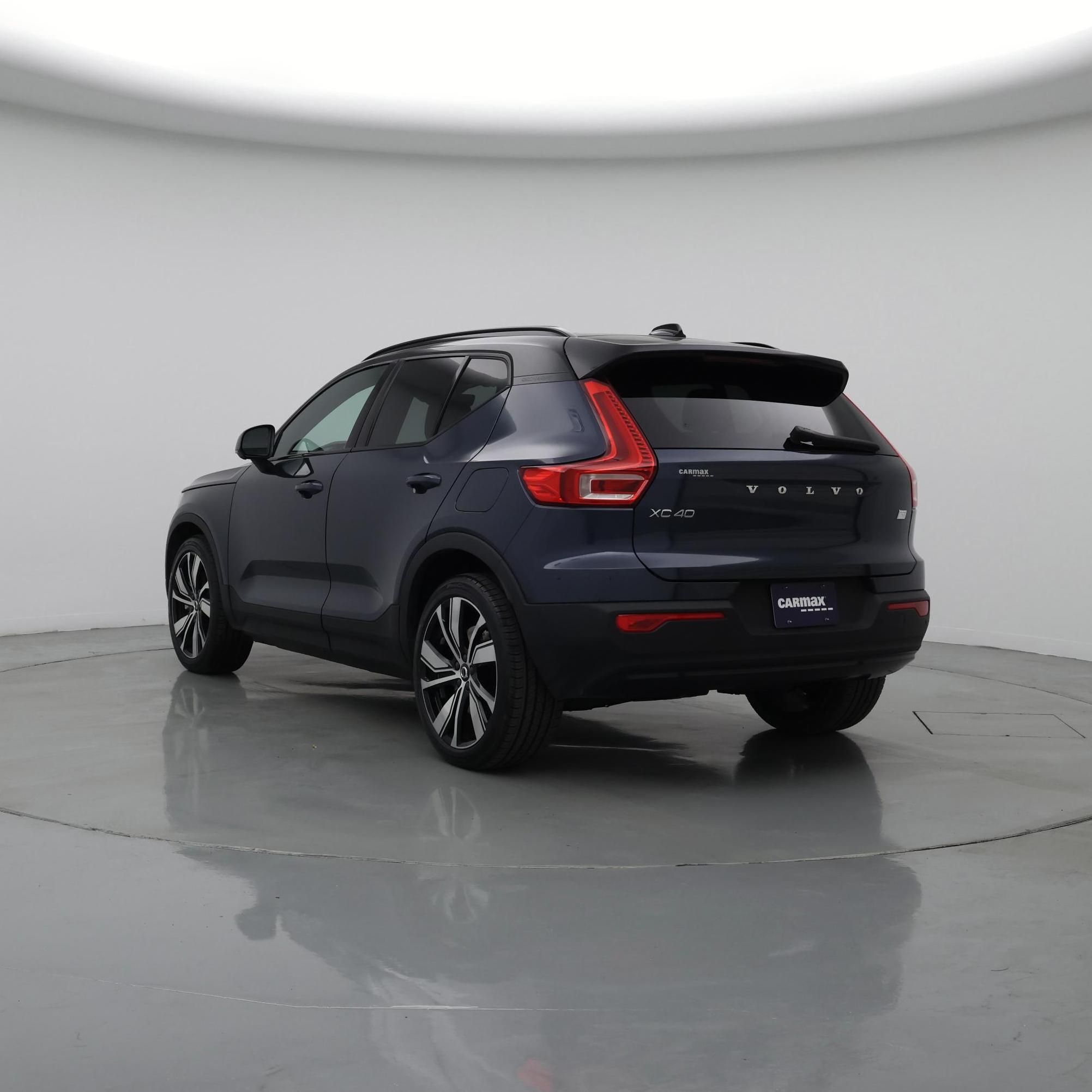 Thumbnail: 2022 Volvo XC40 - 2