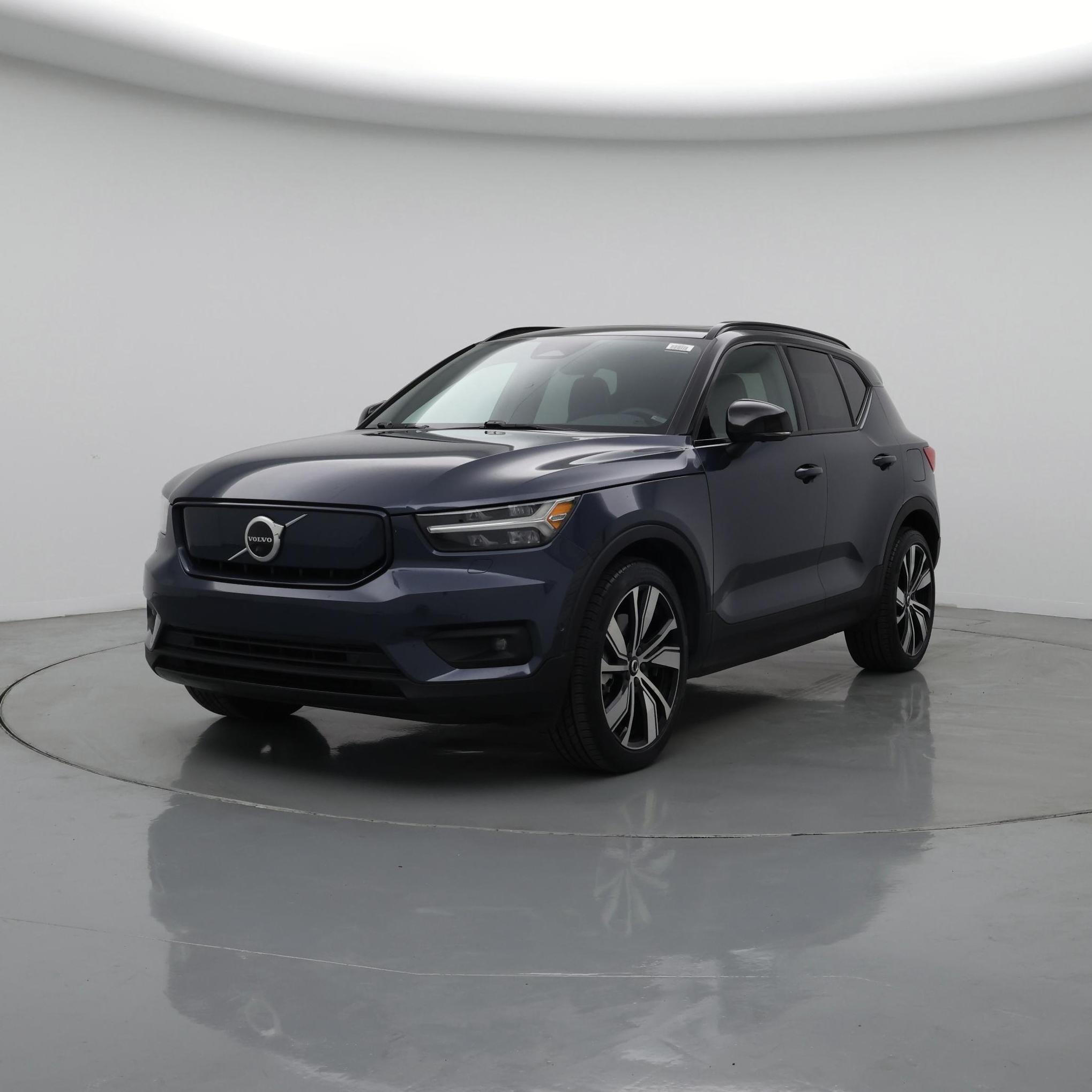 Thumbnail: 2022 Volvo XC40 - 4