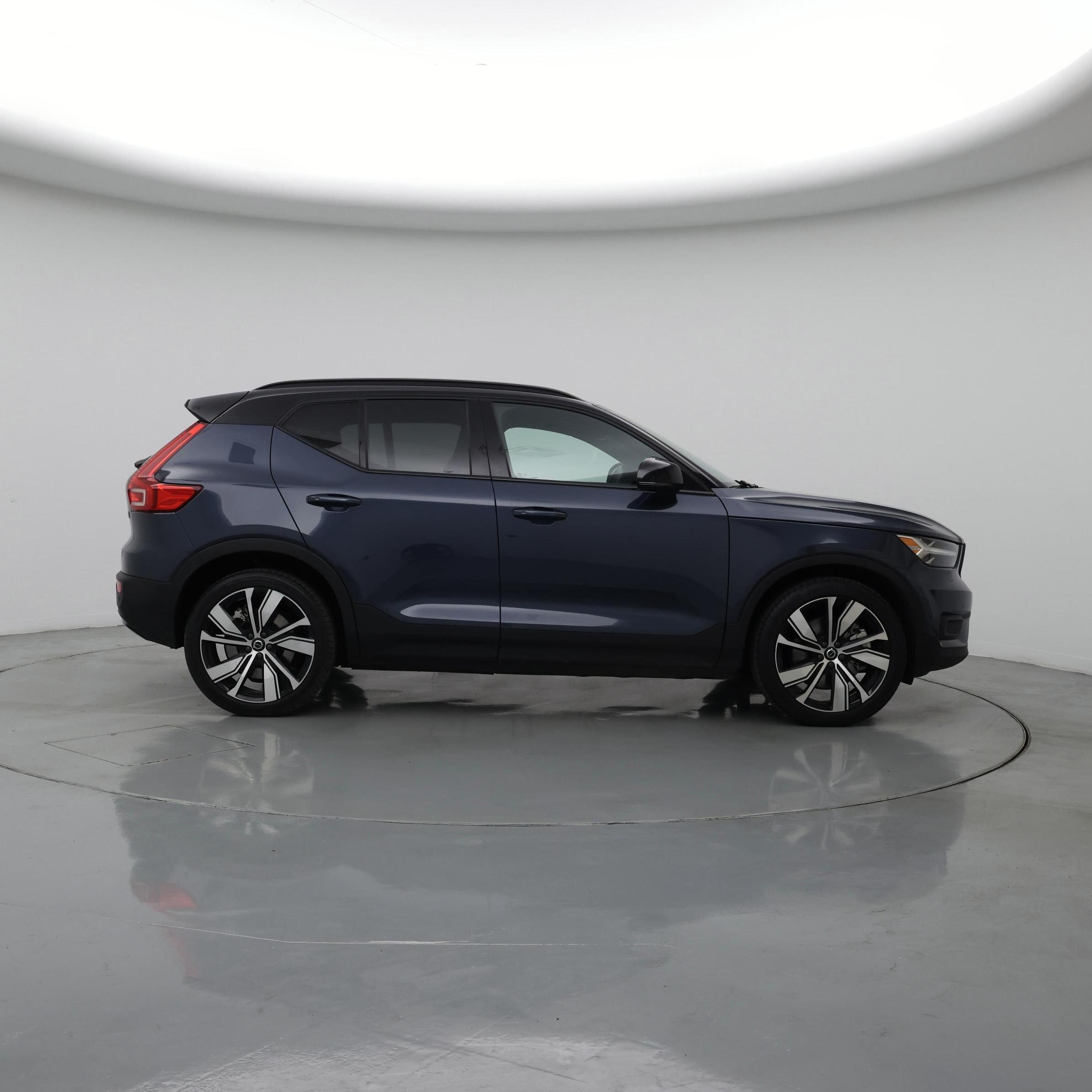 Thumbnail: 2022 Volvo XC40 - 7