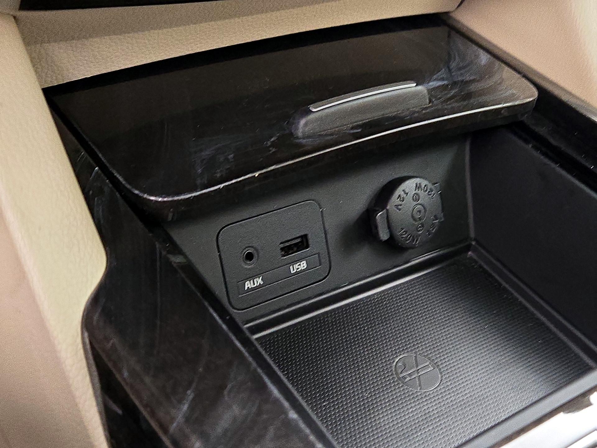 Thumbnail: 2014 Kia Cadenza - 19