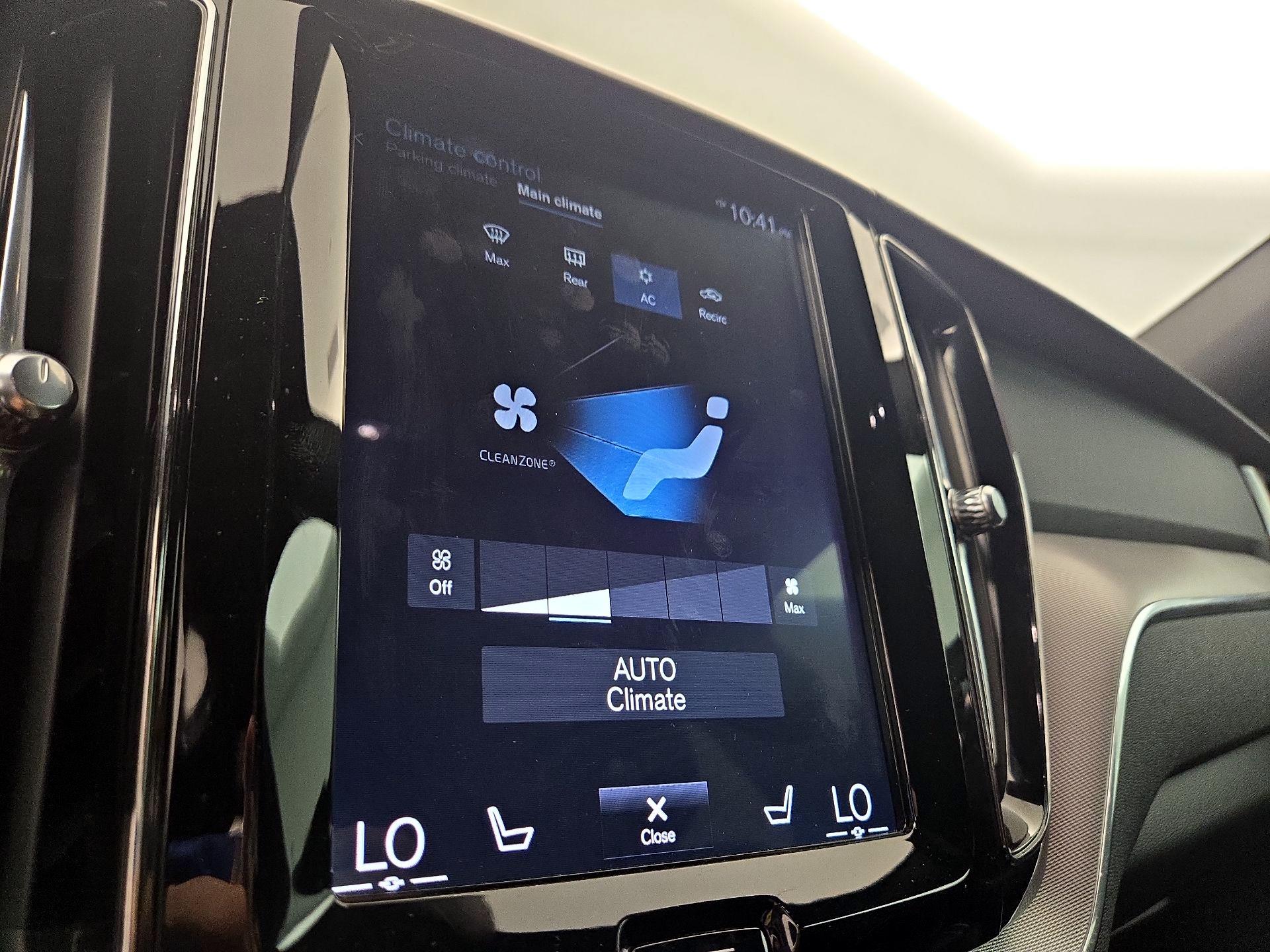 Thumbnail: 2019 Volvo XC60 - 17