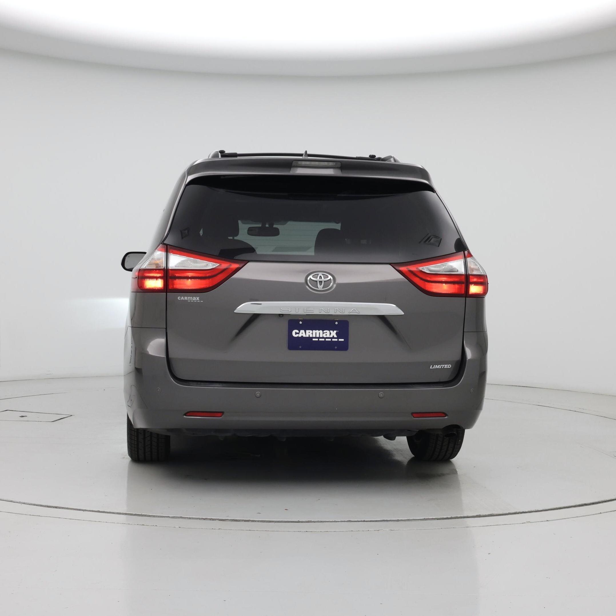 Thumbnail: 2017 Toyota Sienna - 6