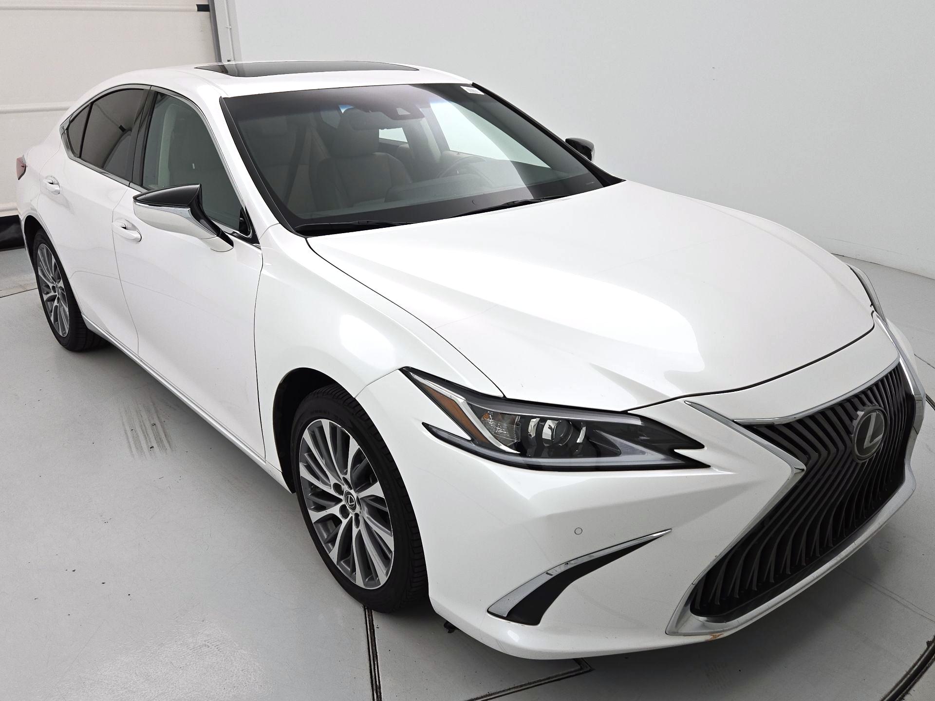 Thumbnail: 2019 Lexus ES - 1