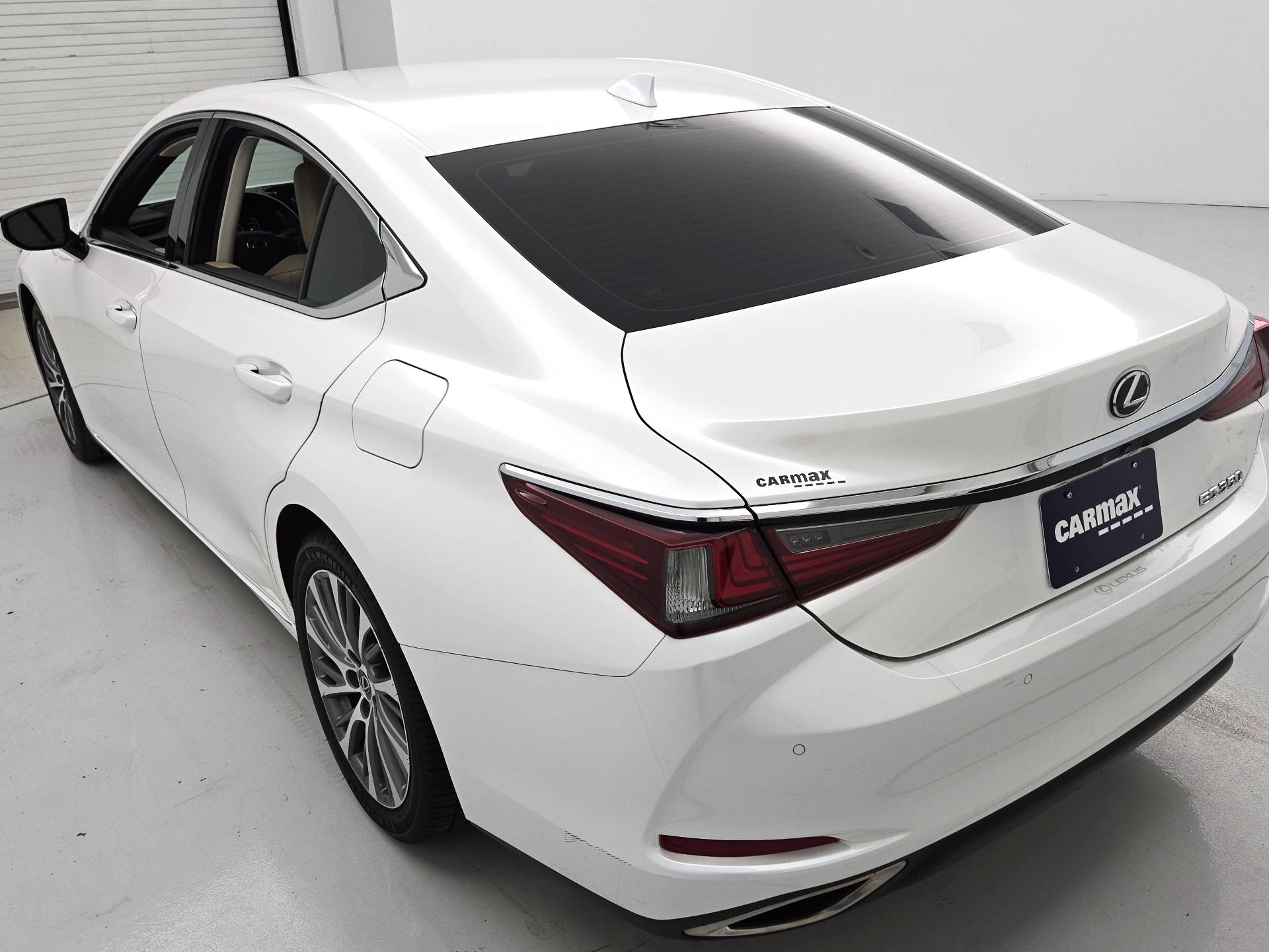 Thumbnail: 2019 Lexus ES - 7