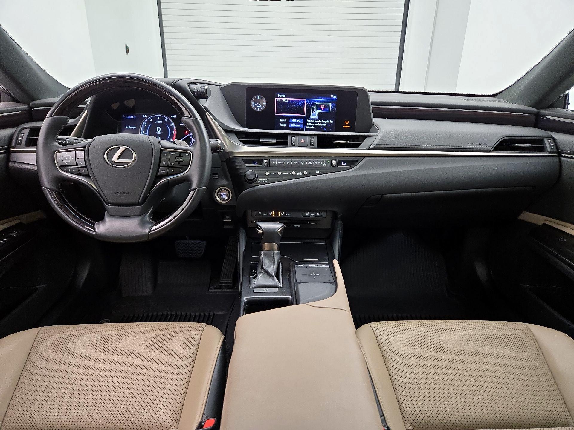 Thumbnail: 2019 Lexus ES - 8