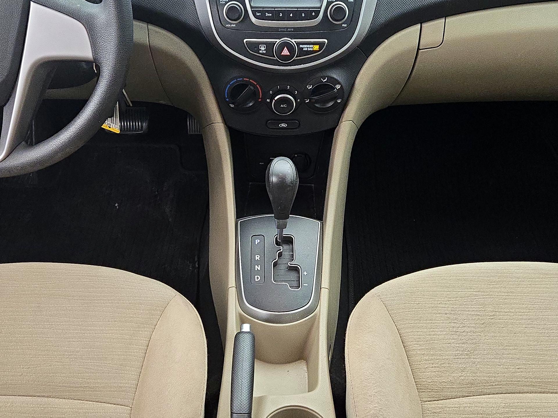 Thumbnail: 2016 Hyundai Accent - 16