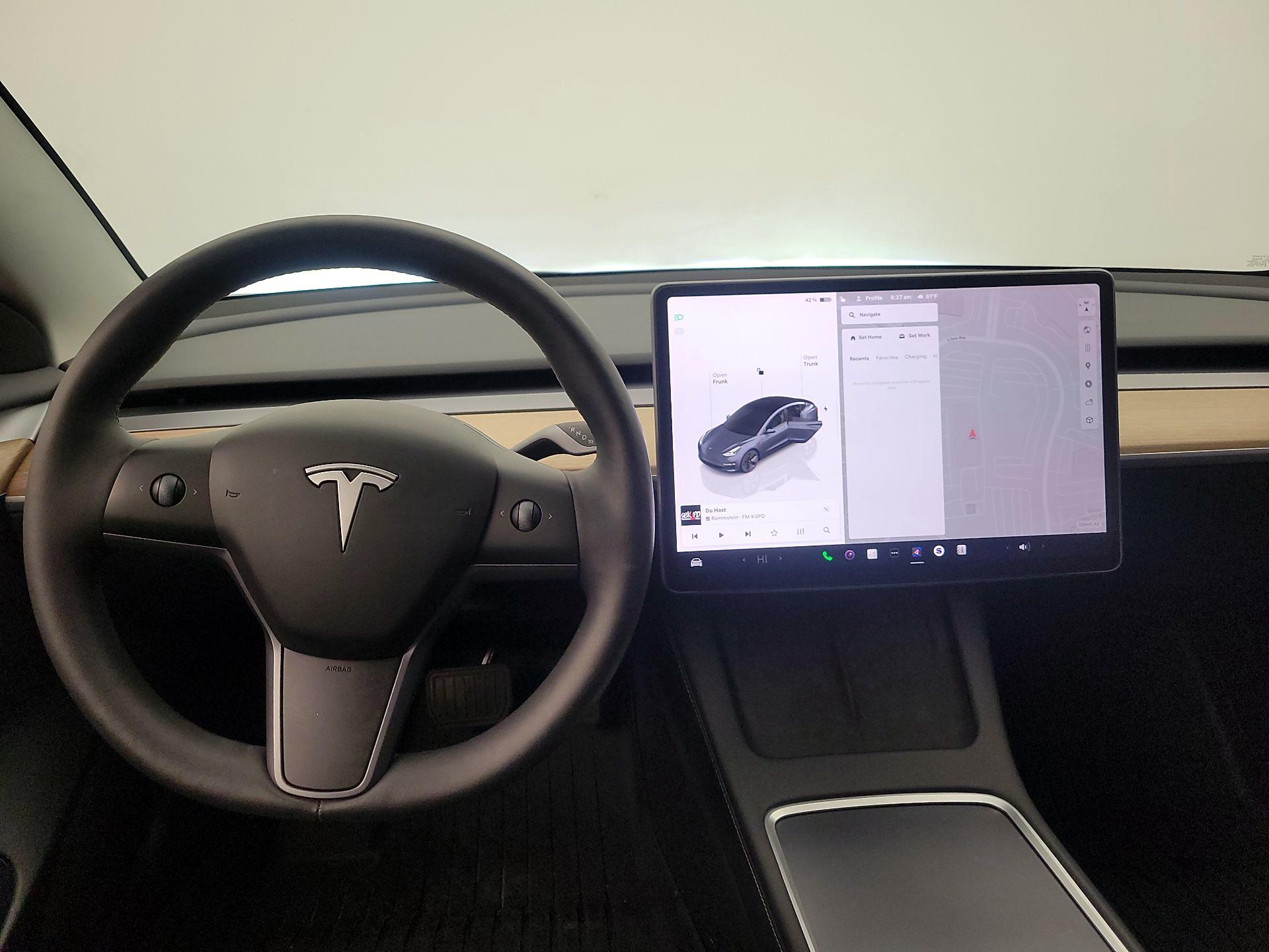 Thumbnail: 2023 Tesla Model 3 - 10