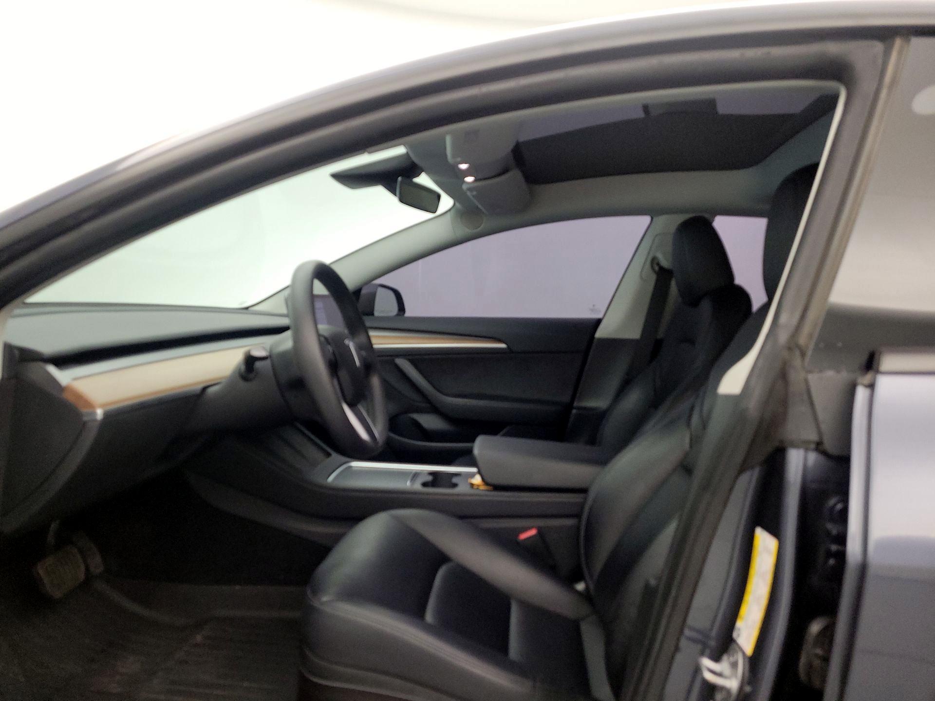 Thumbnail: 2023 Tesla Model 3 - 19