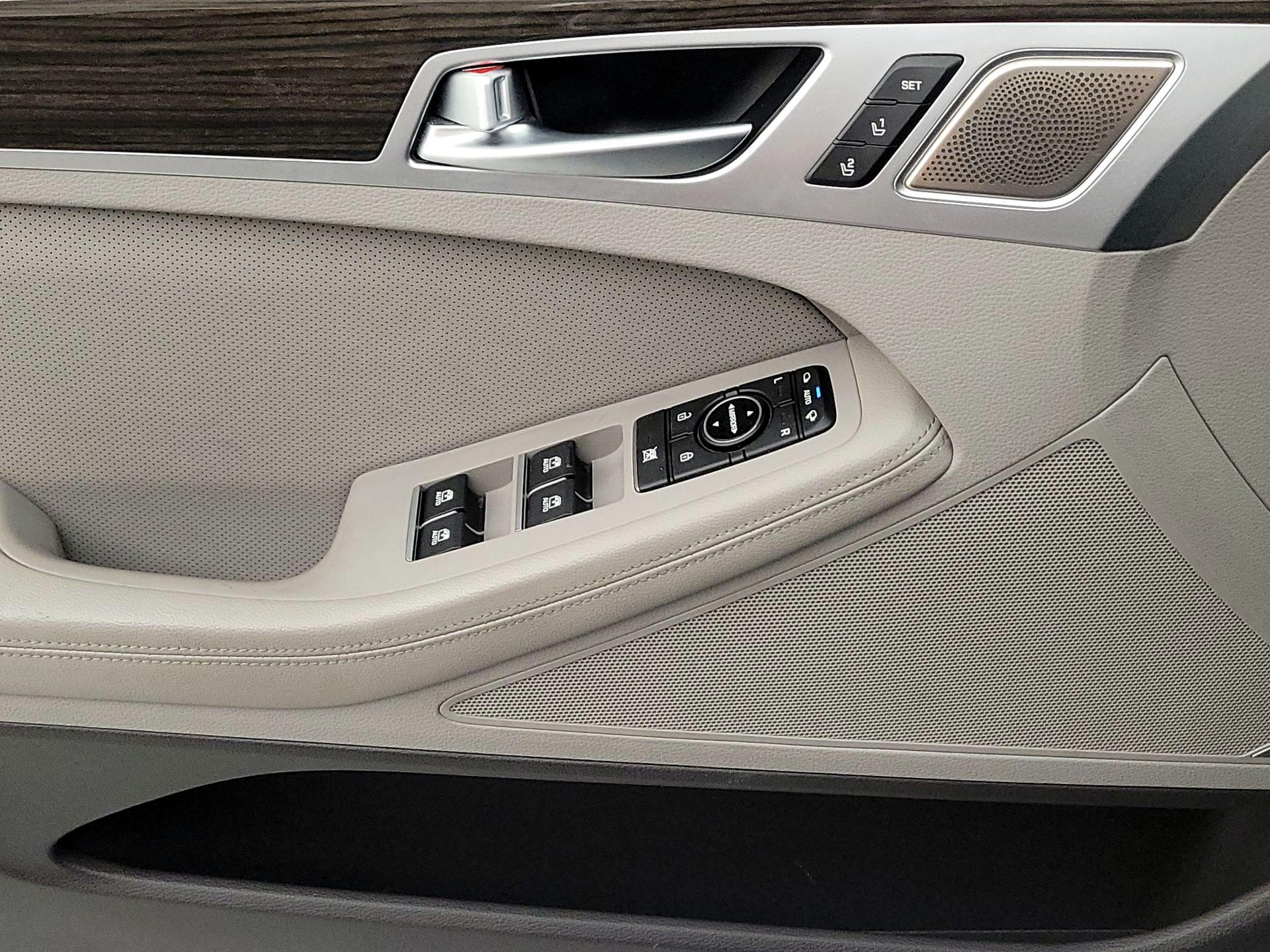 Thumbnail: 2020 Genesis G80 - 12