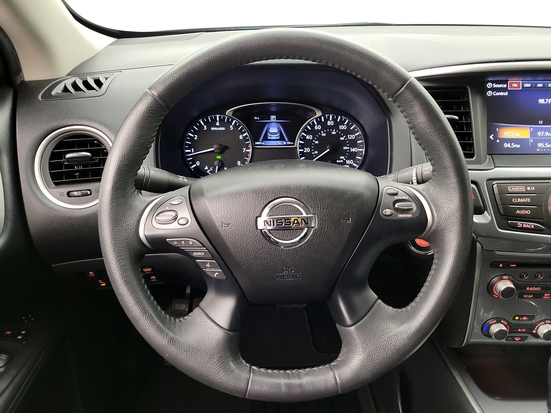 Thumbnail: 2017 Nissan Pathfinder - 10