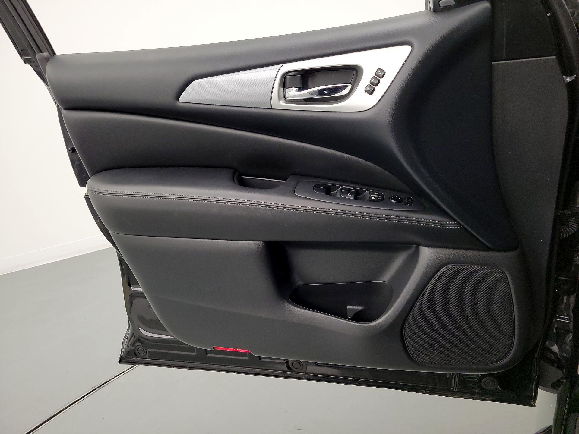 Thumbnail: 2017 Nissan Pathfinder - 12