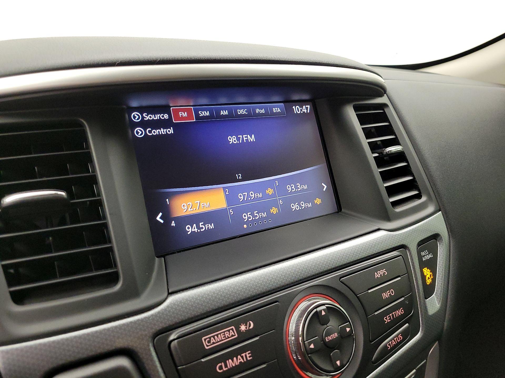 Thumbnail: 2017 Nissan Pathfinder - 15