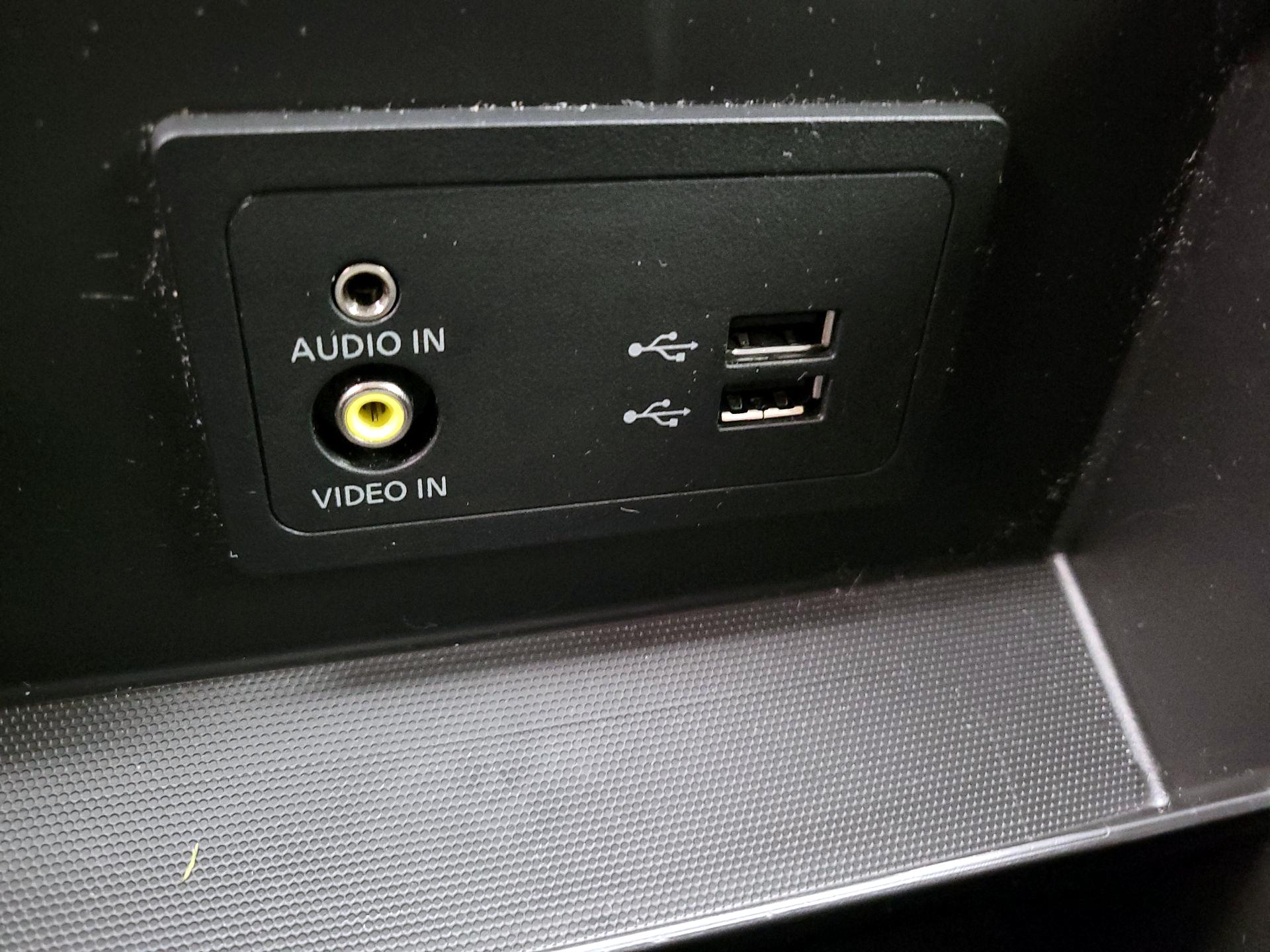 Thumbnail: 2017 Nissan Pathfinder - 18