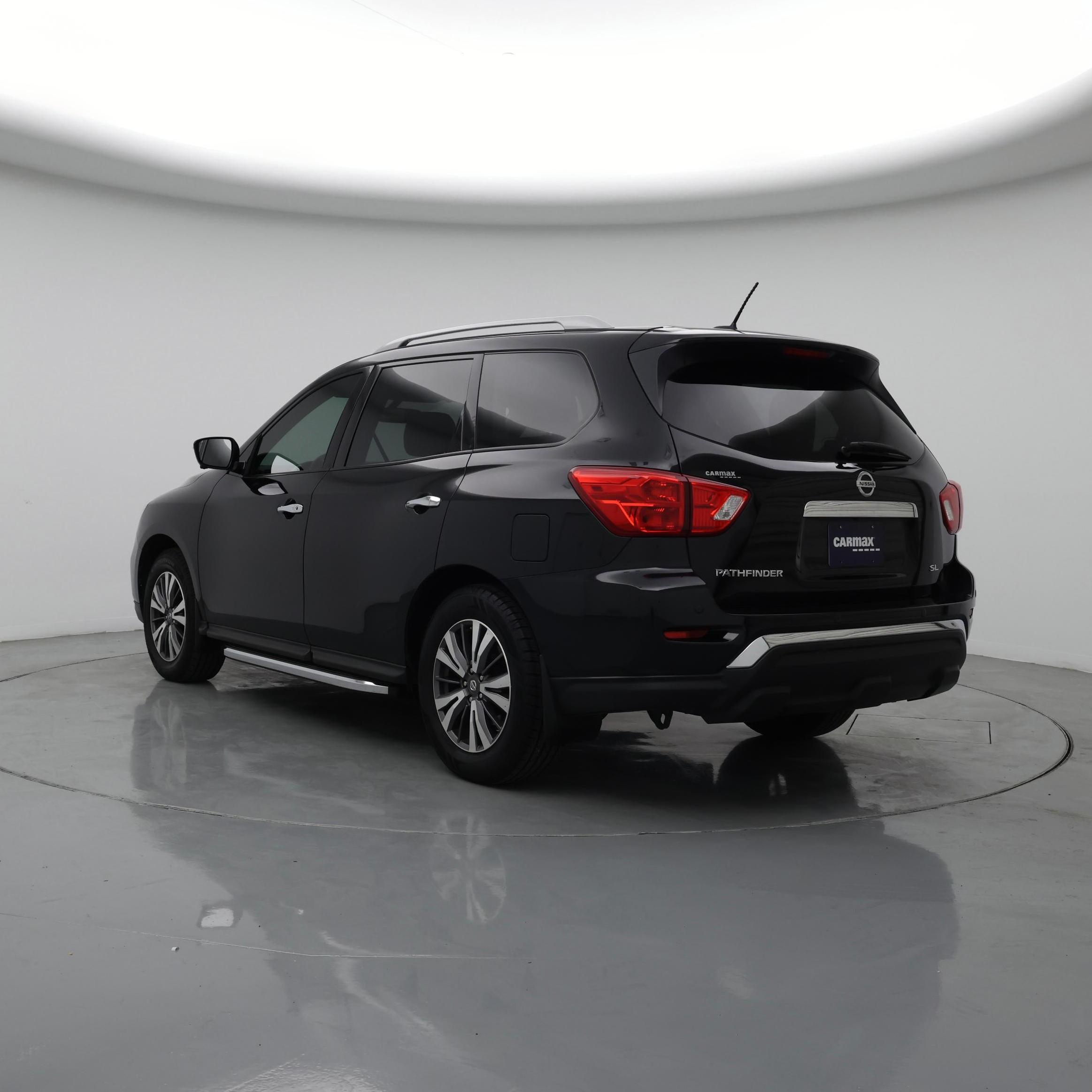 Thumbnail: 2017 Nissan Pathfinder - 2