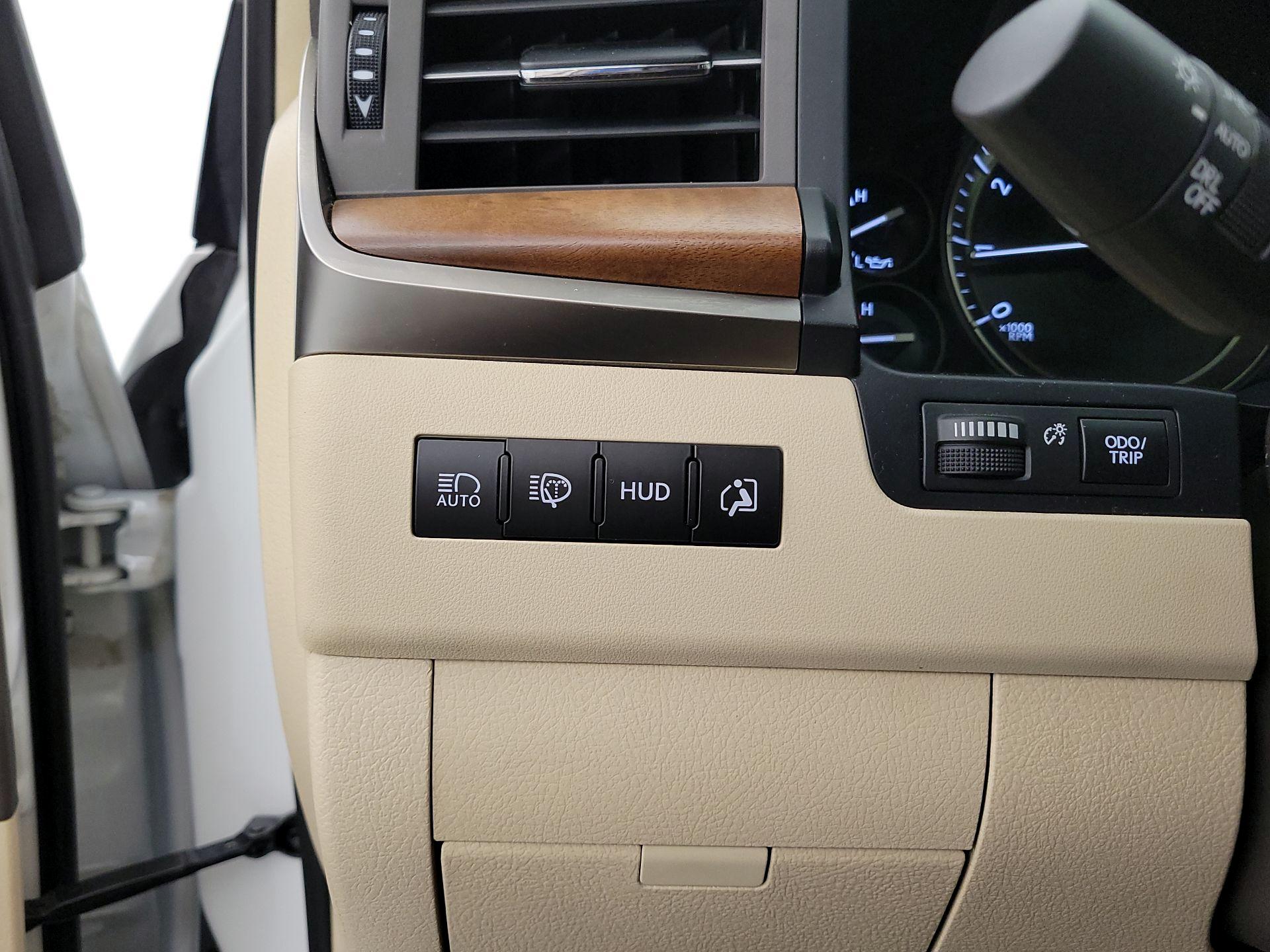 Thumbnail: 2019 Lexus LX - 13