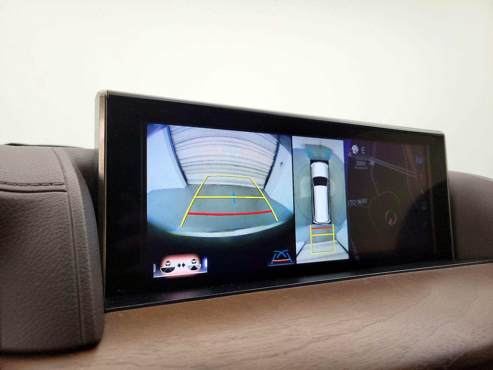 Thumbnail: 2019 Lexus LX - 15